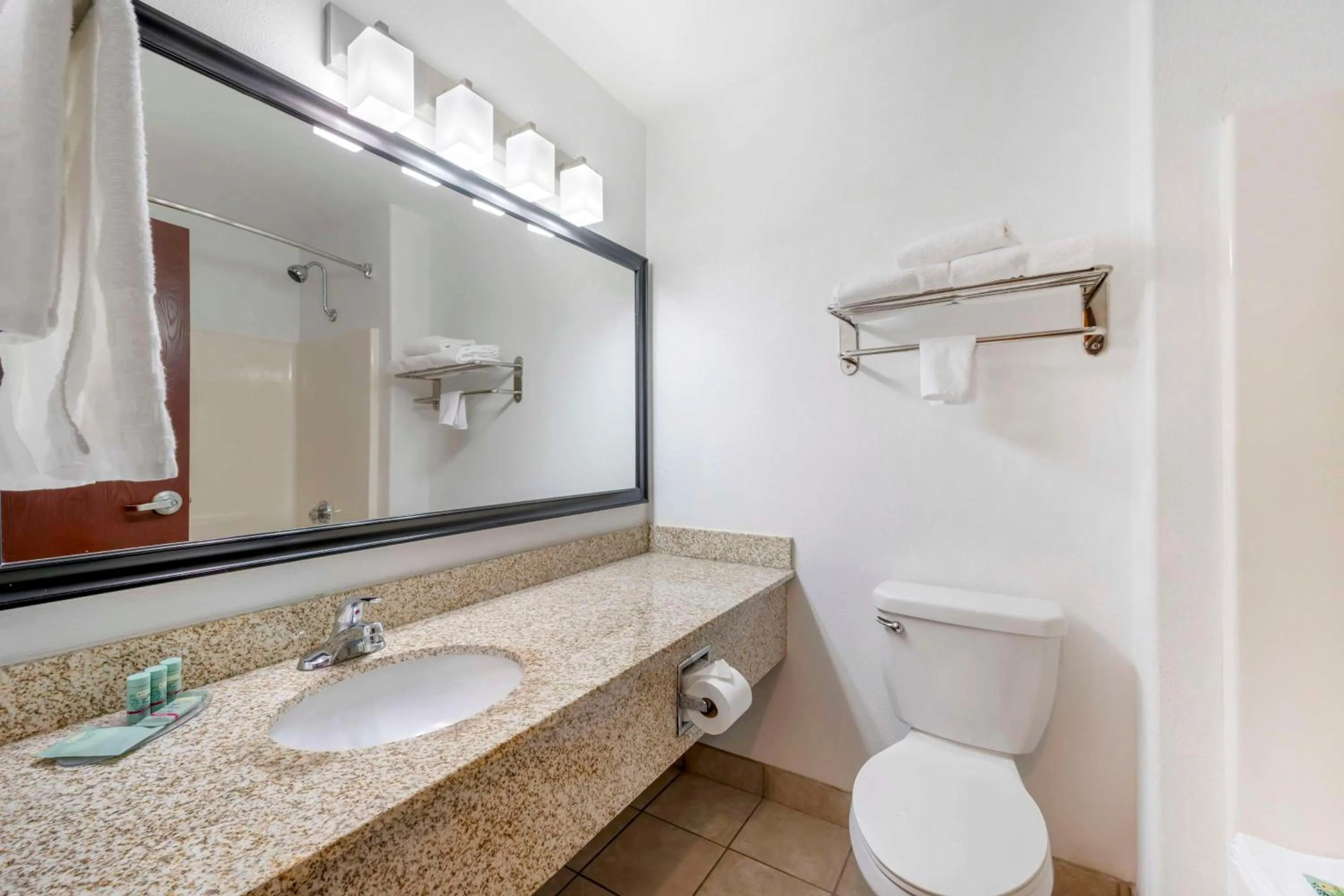 Bathroom in Best Western Parker Inn