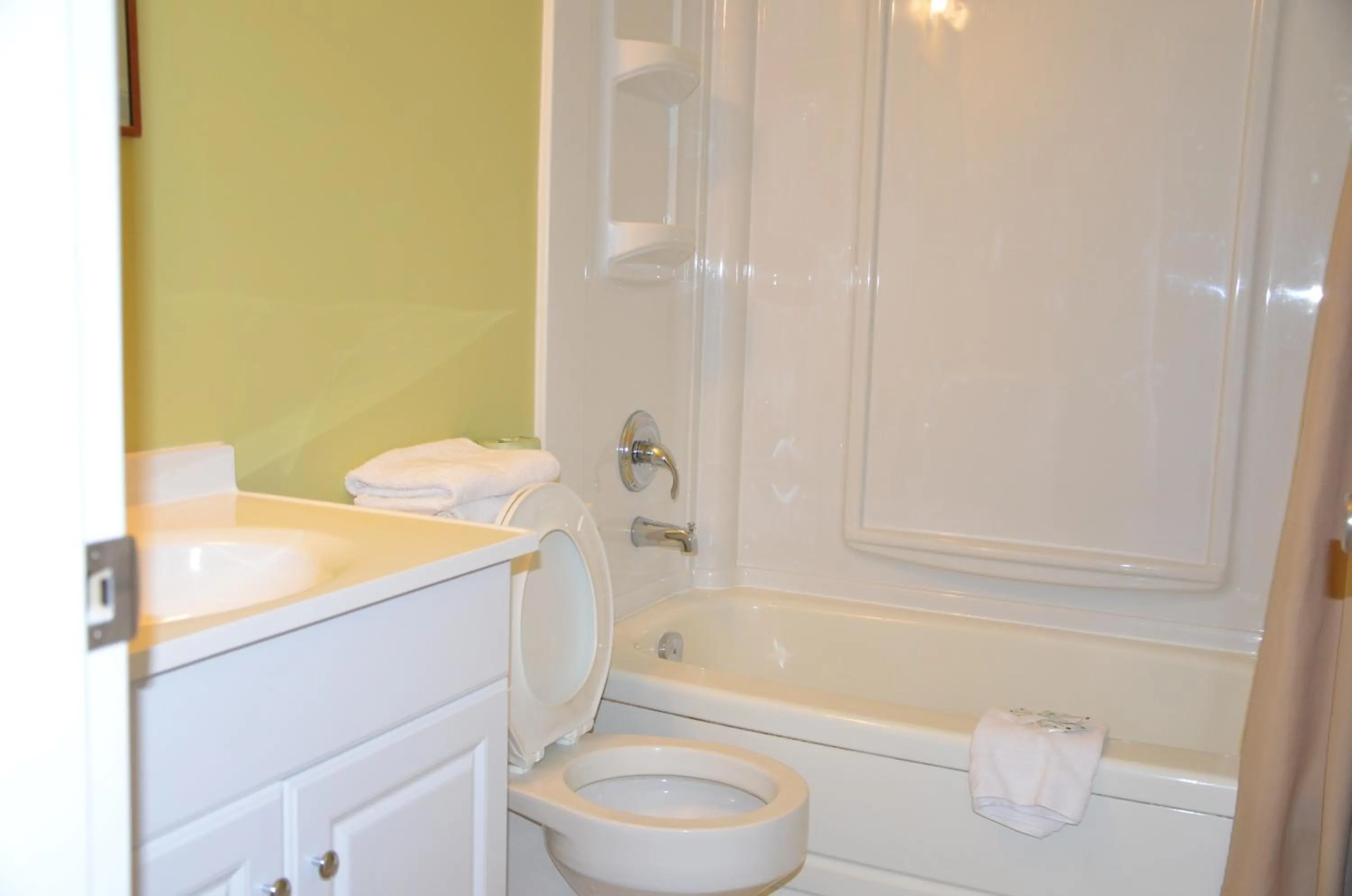 Bathroom in Coachman Inn