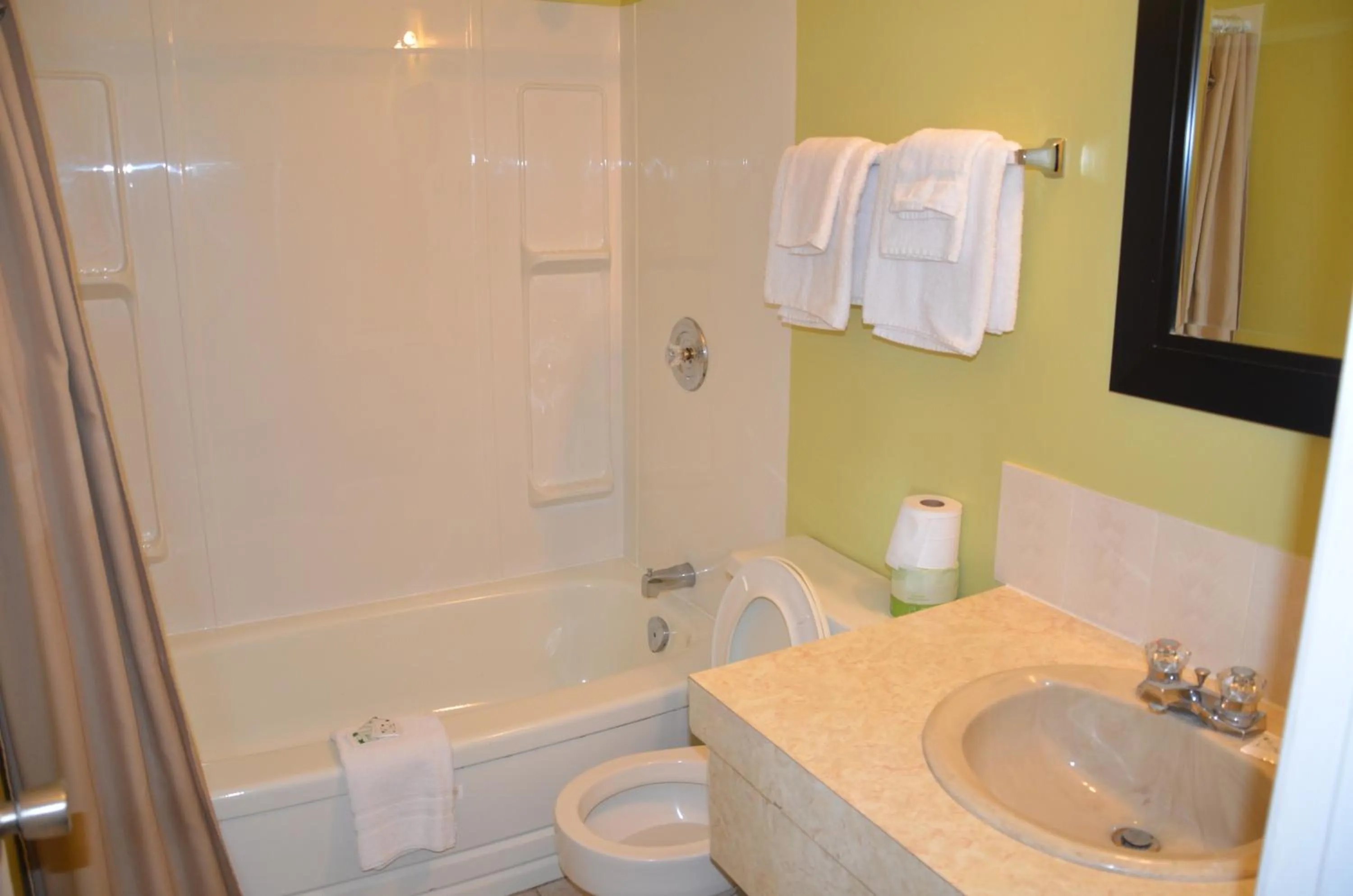 Bathroom in Coachman Inn