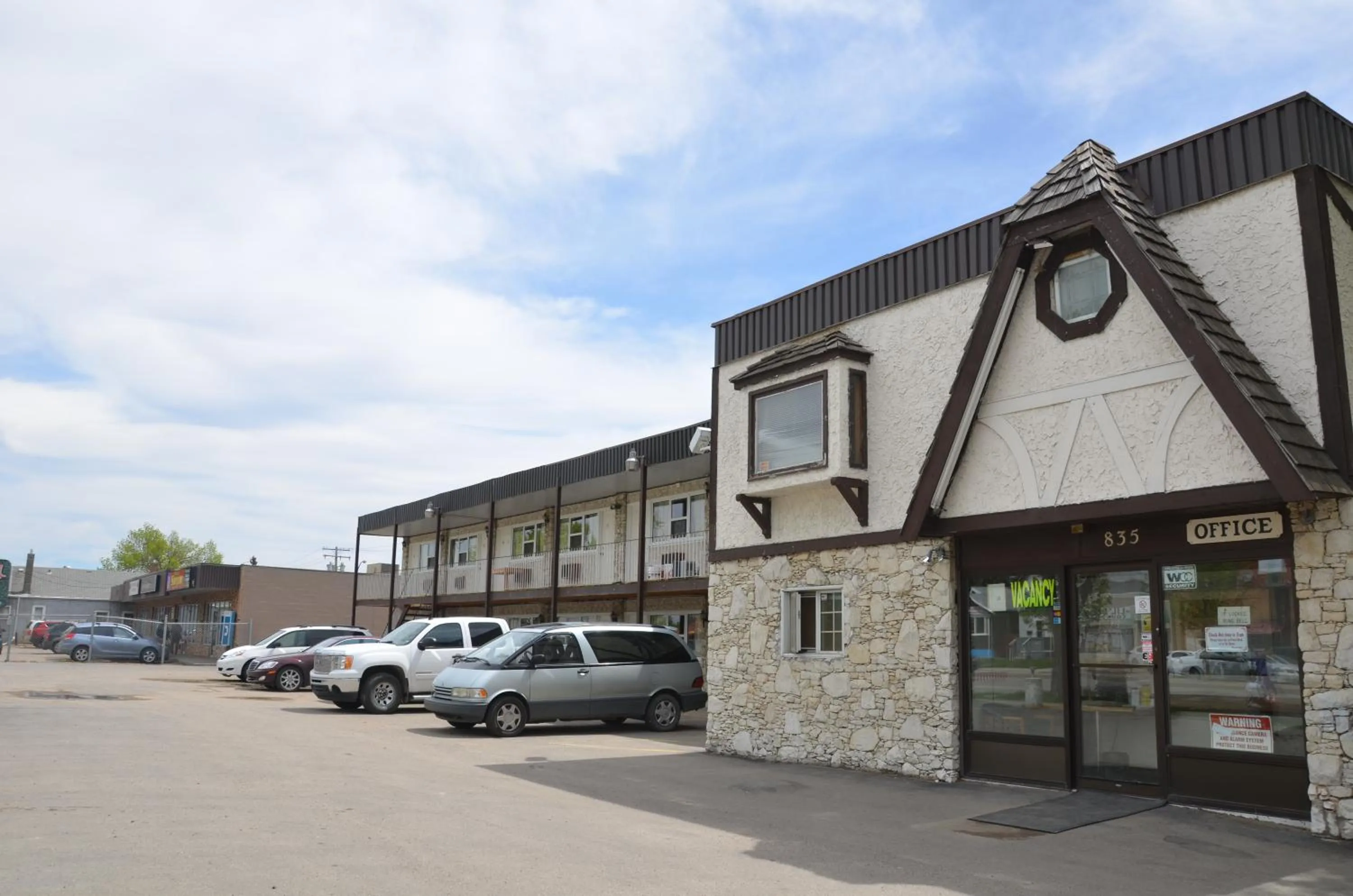 Facade/entrance in Coachman Inn