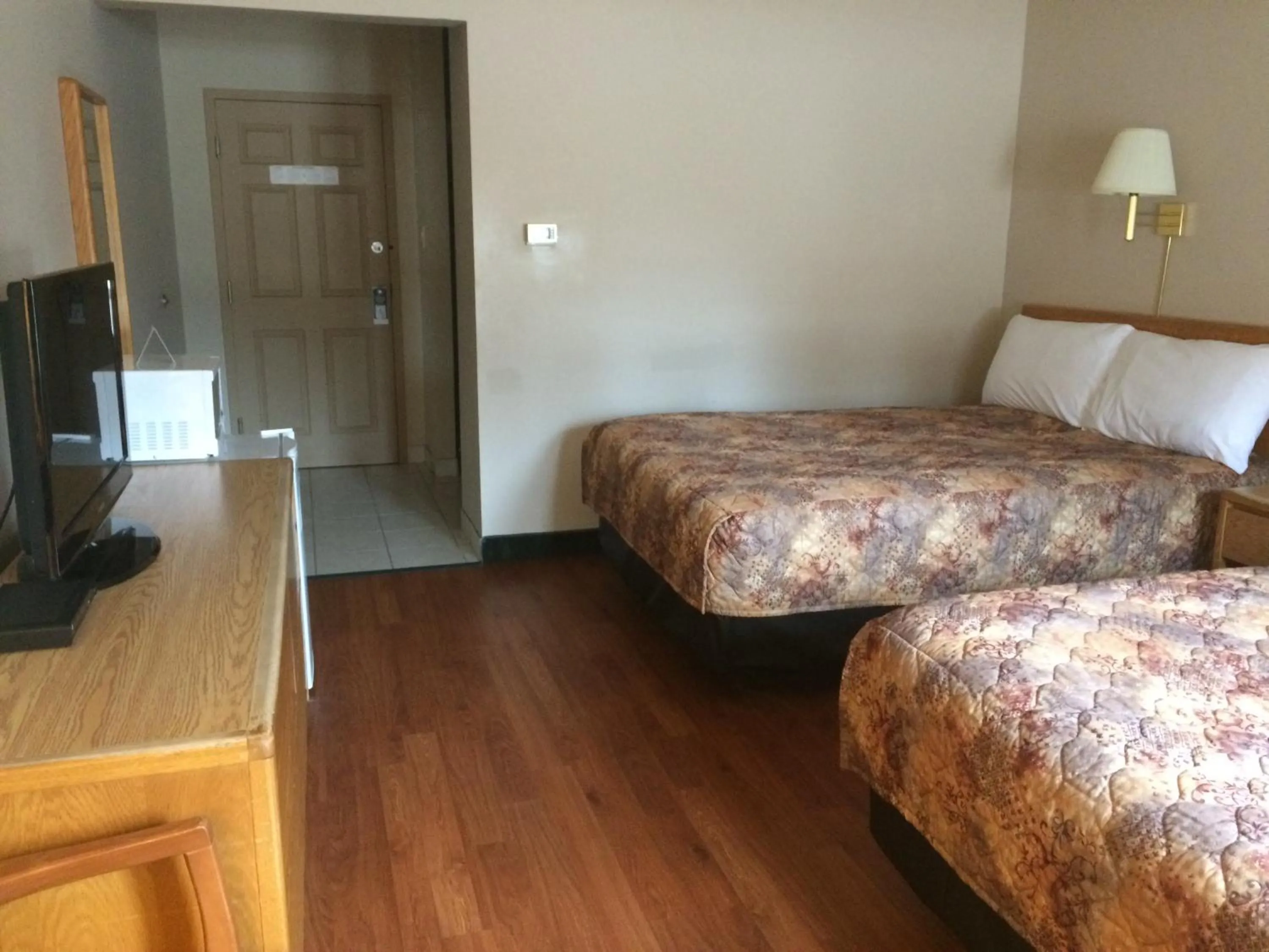 Bedroom, Bed in Coastal Inn Sackville