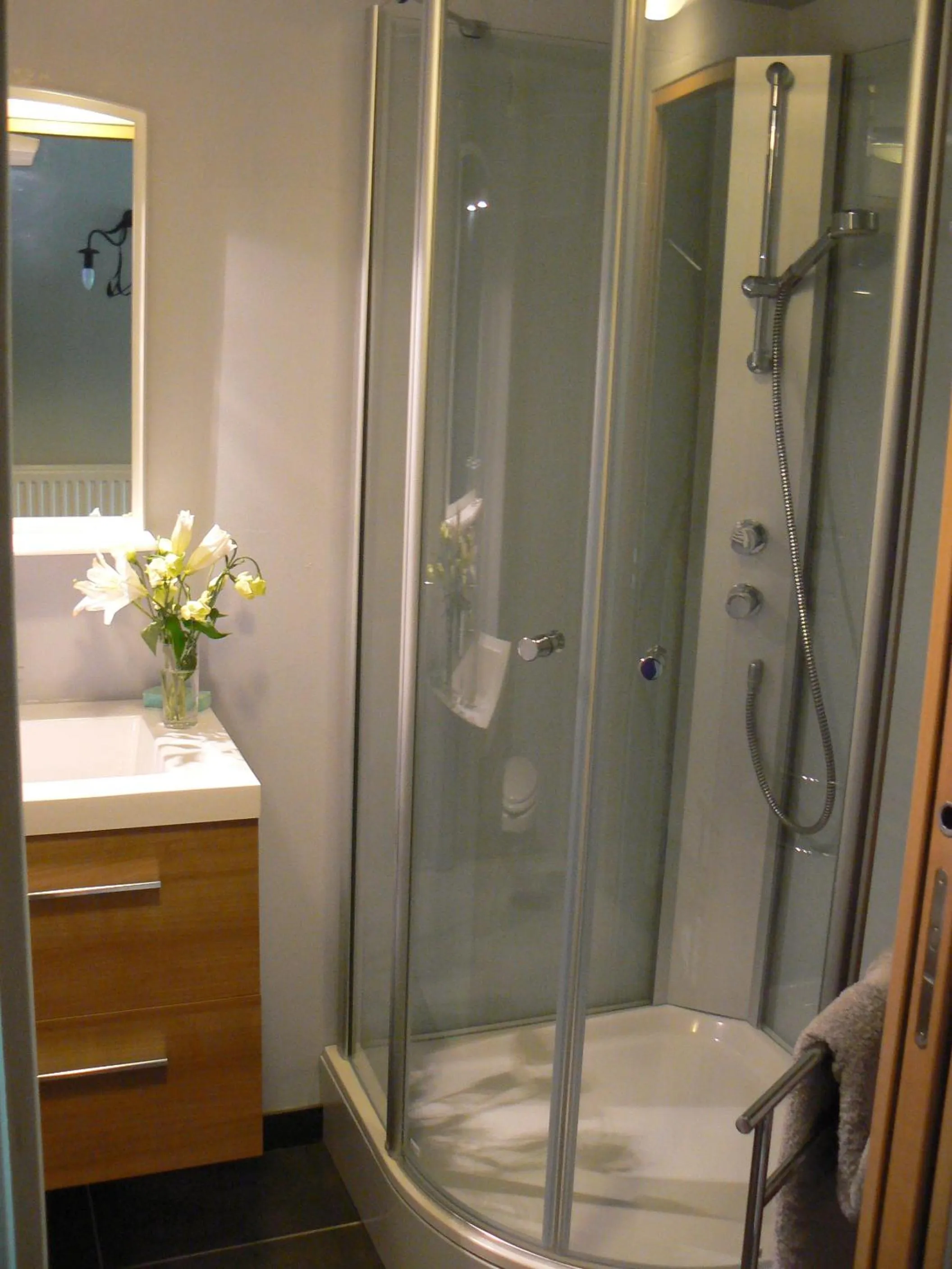 Bathroom in Au Cèdre d'Or B&B