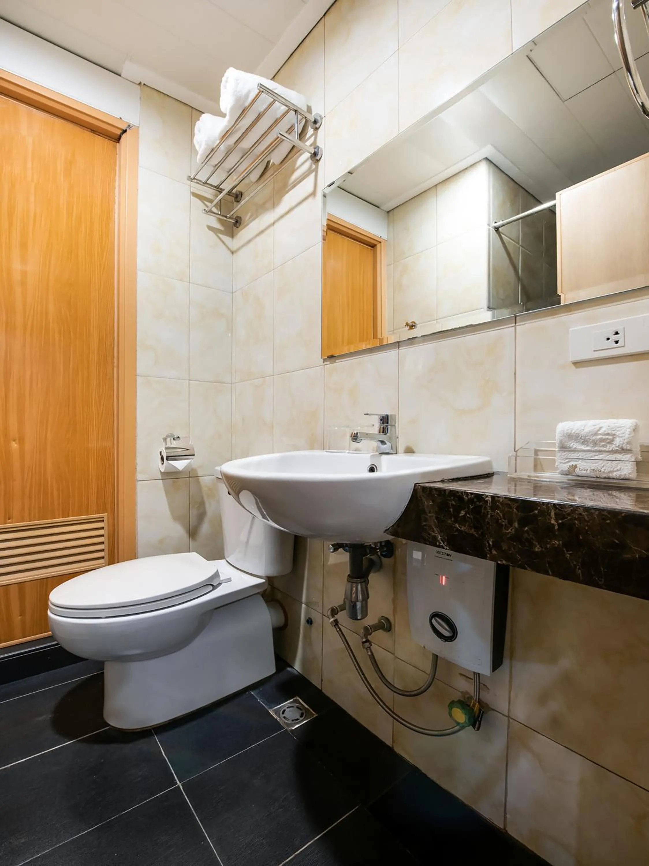 Bay Area Suites Manila