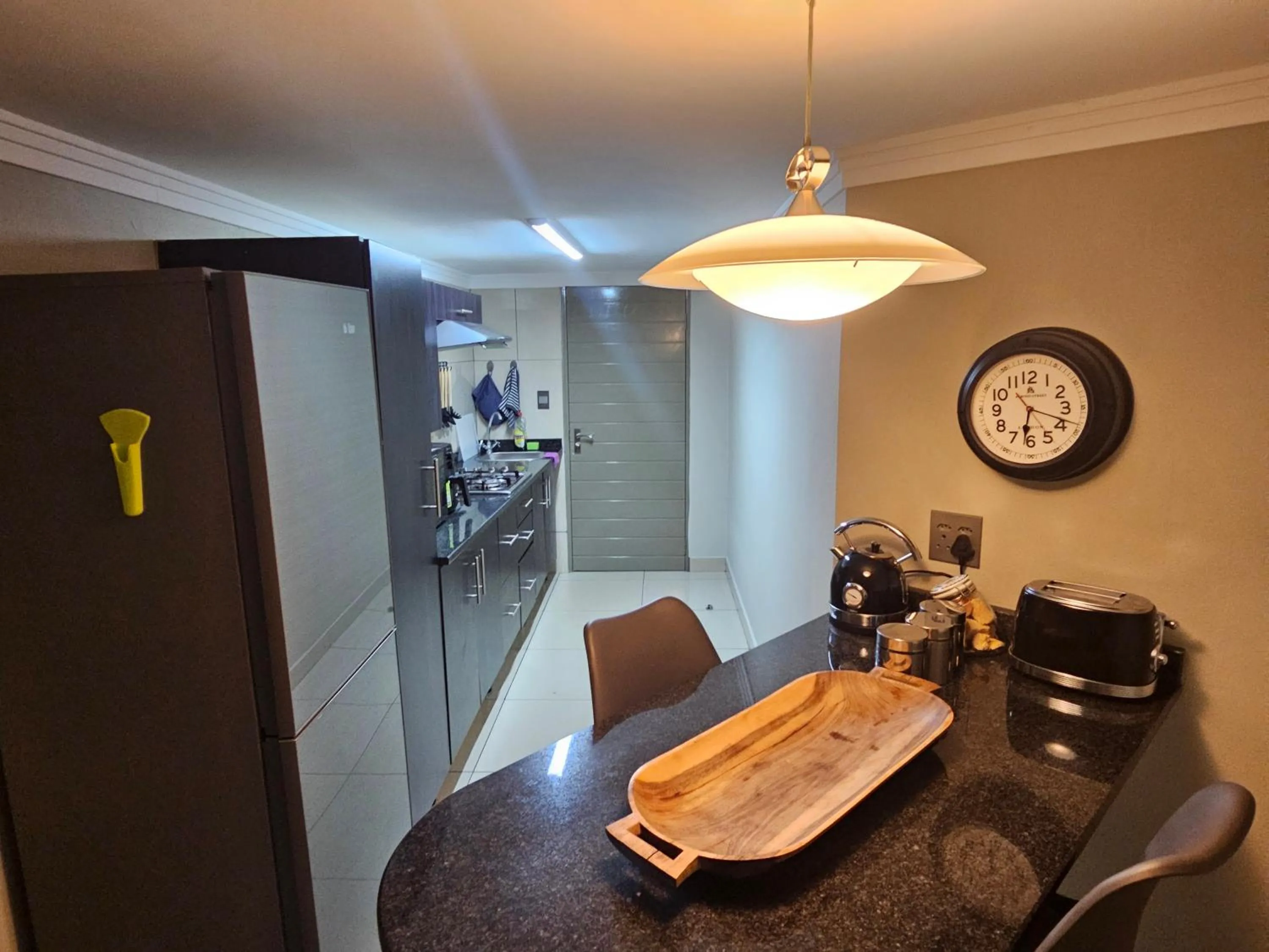 Kitchen or kitchenette in Weston Guest House Krugersdorp