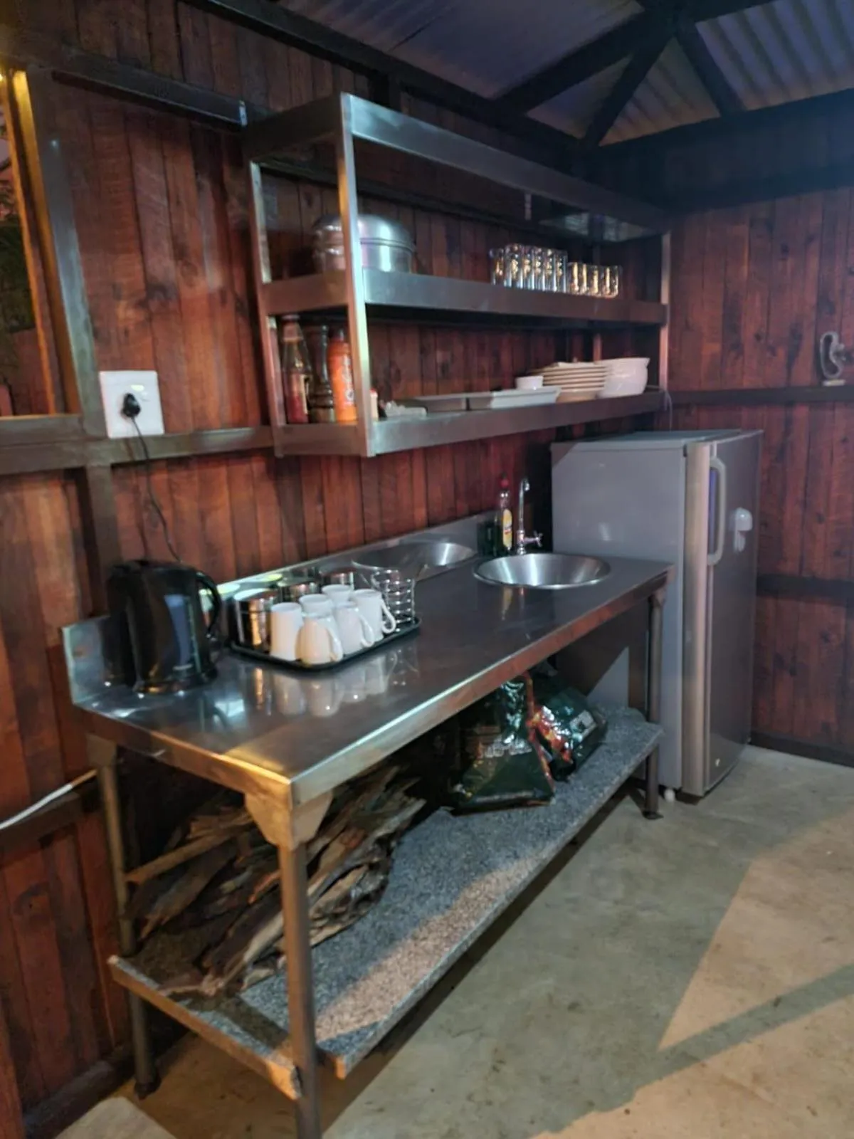 Kitchen or kitchenette in Weston Guest House Krugersdorp