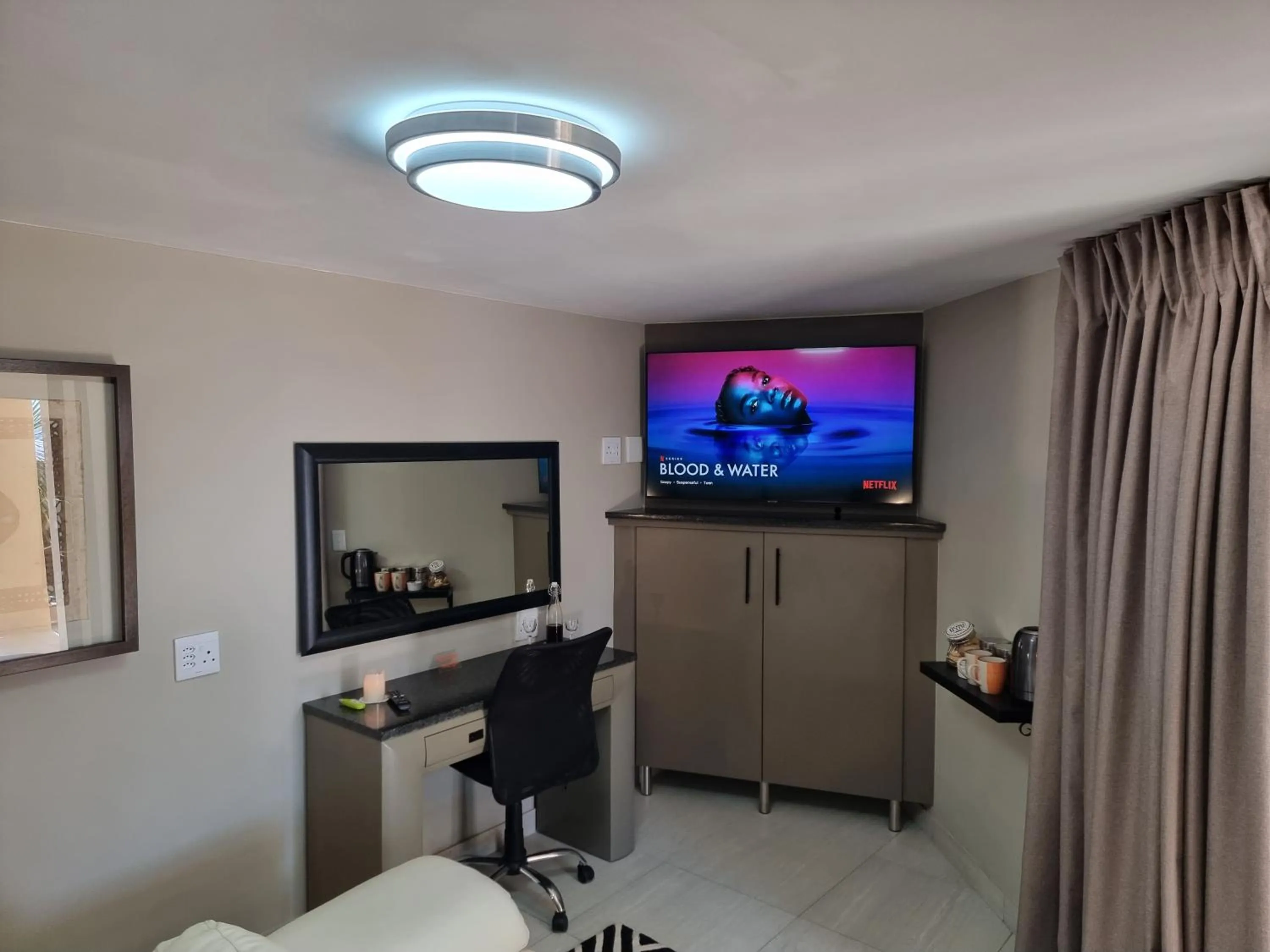 TV and multimedia in Weston Guest House Krugersdorp