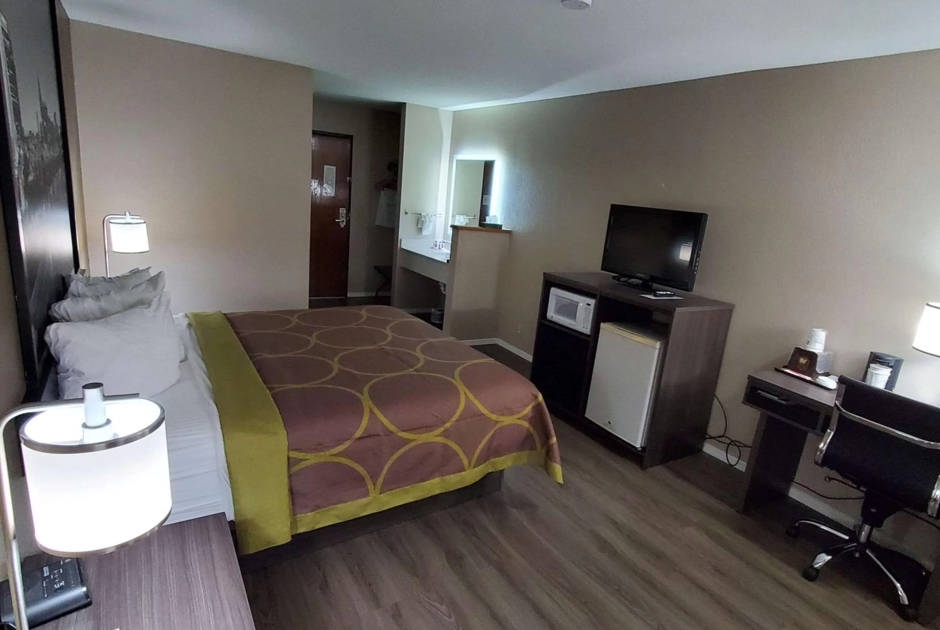 Photo of the whole room, Bed in Super 8 by Wyndham Paris