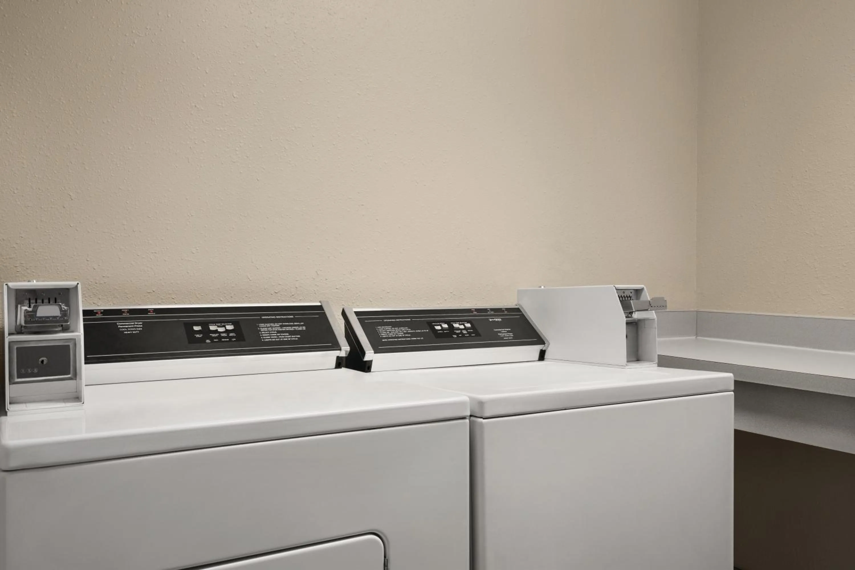 laundry in Country Inn & Suites by Radisson, Detroit Lakes, MN