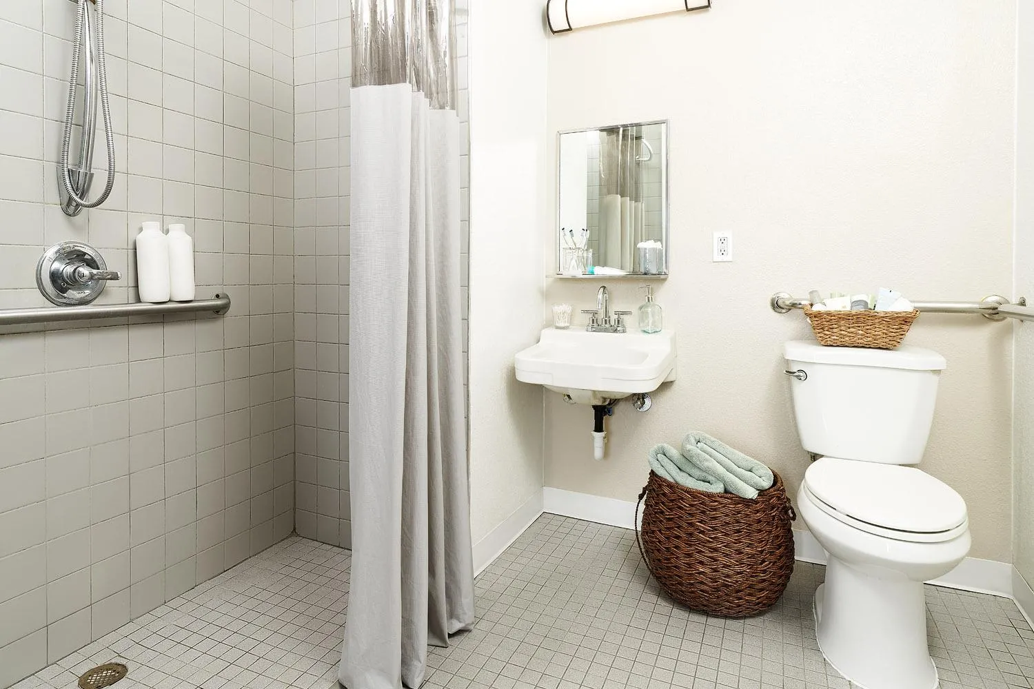 Shower in InTown Suites Extended Stay Arlington - Central