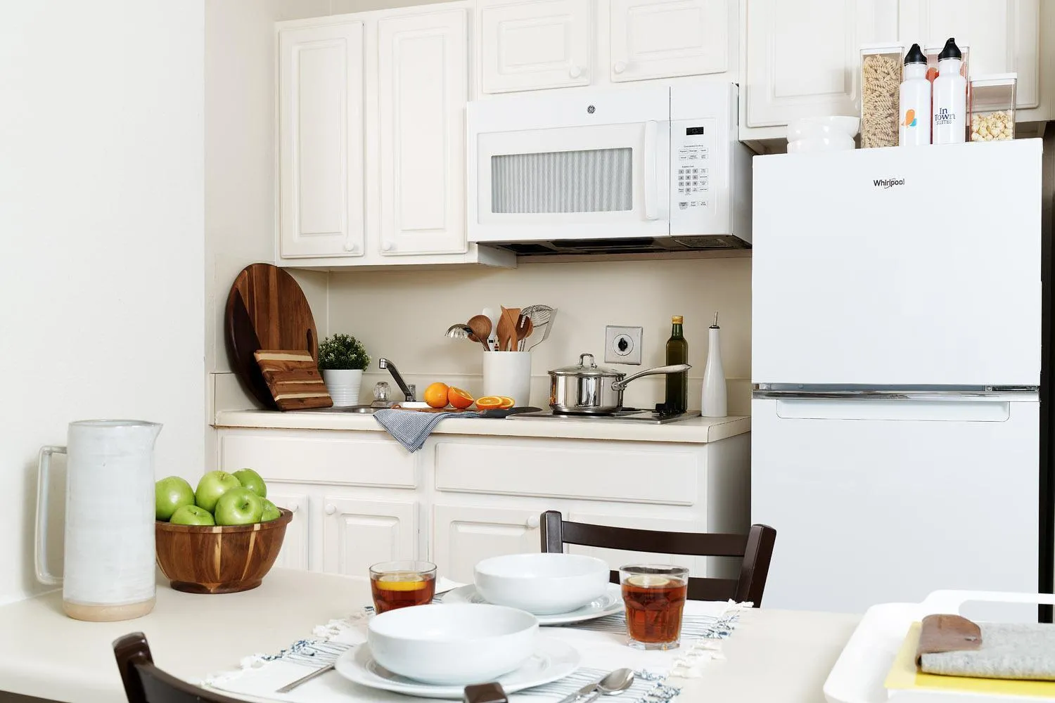 Kitchen or kitchenette in InTown Suites Extended Stay Arlington - Central