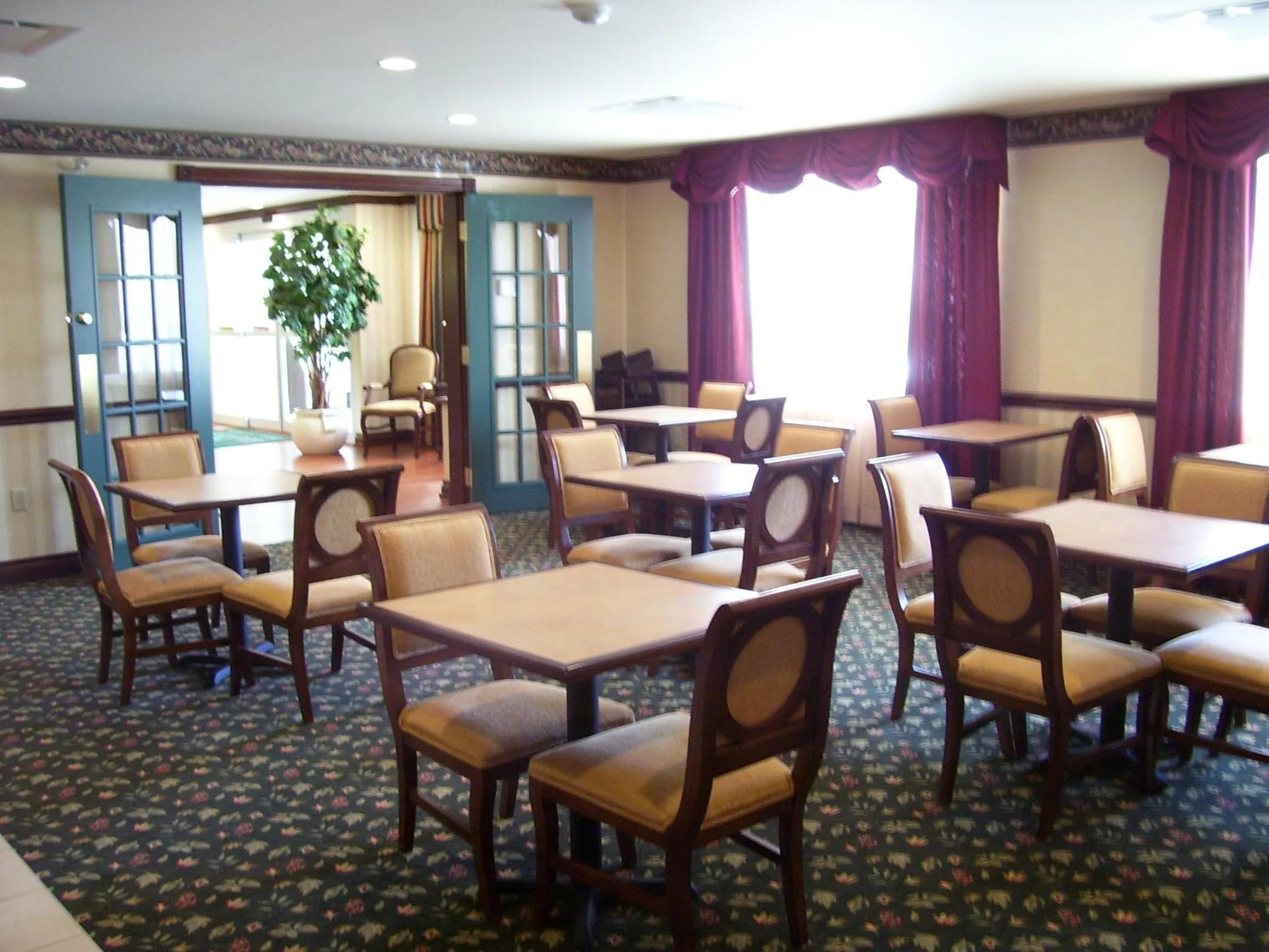 Country Inn & Suites by Radisson, London South, ON