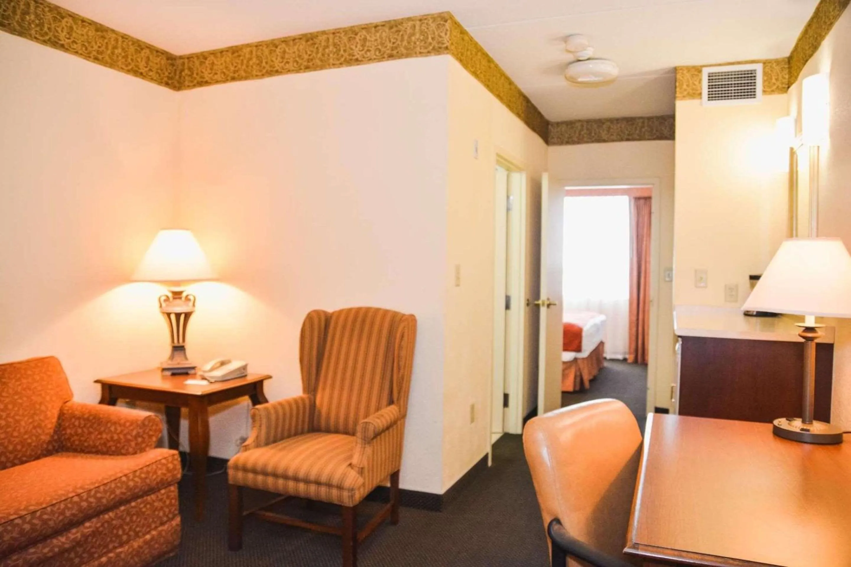 Bedroom in Country Inn & Suites by Radisson, London South, ON