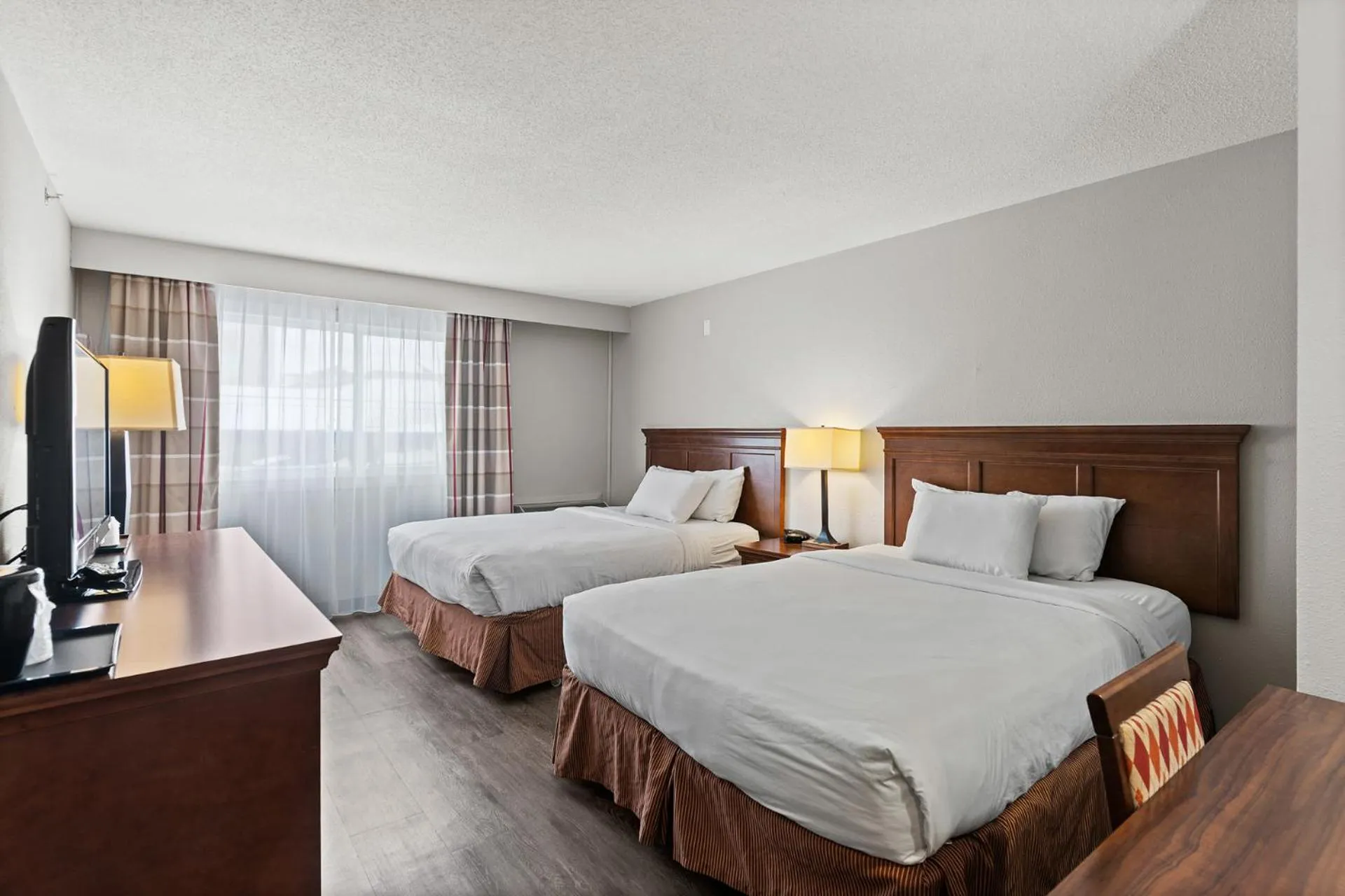 Photo of the whole room, Bed in Country Inn & Suites by Radisson, Saskatoon, SK