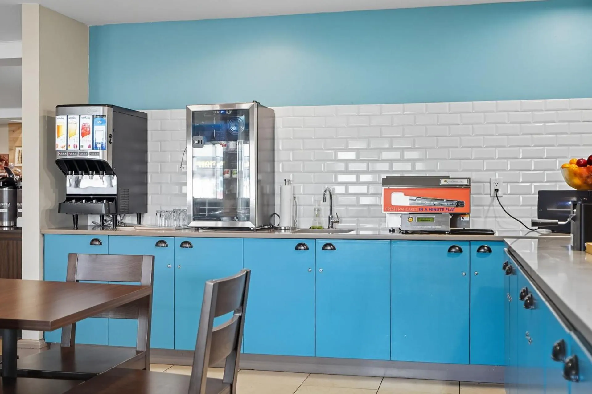 Breakfast in Country Inn & Suites by Radisson, Saskatoon, SK