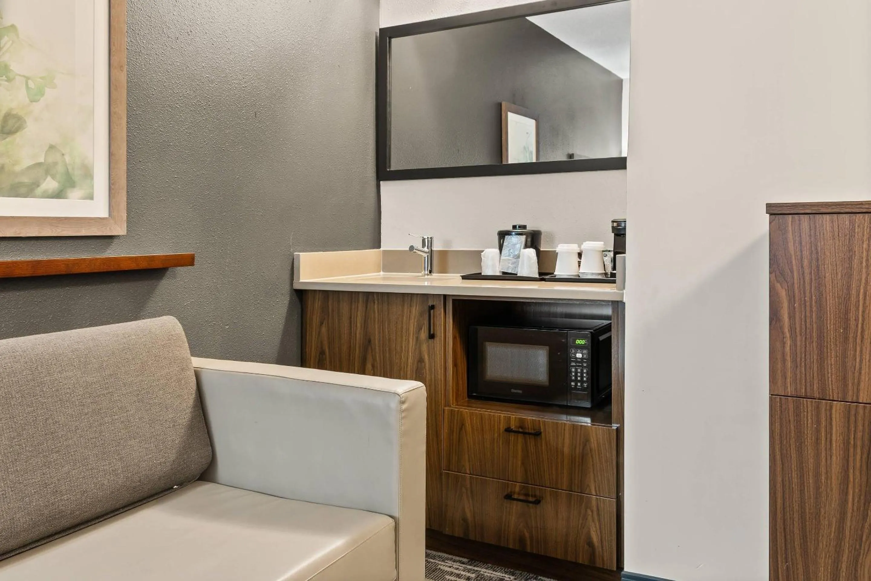 Bedroom in Country Inn & Suites by Radisson, Winnipeg, MB