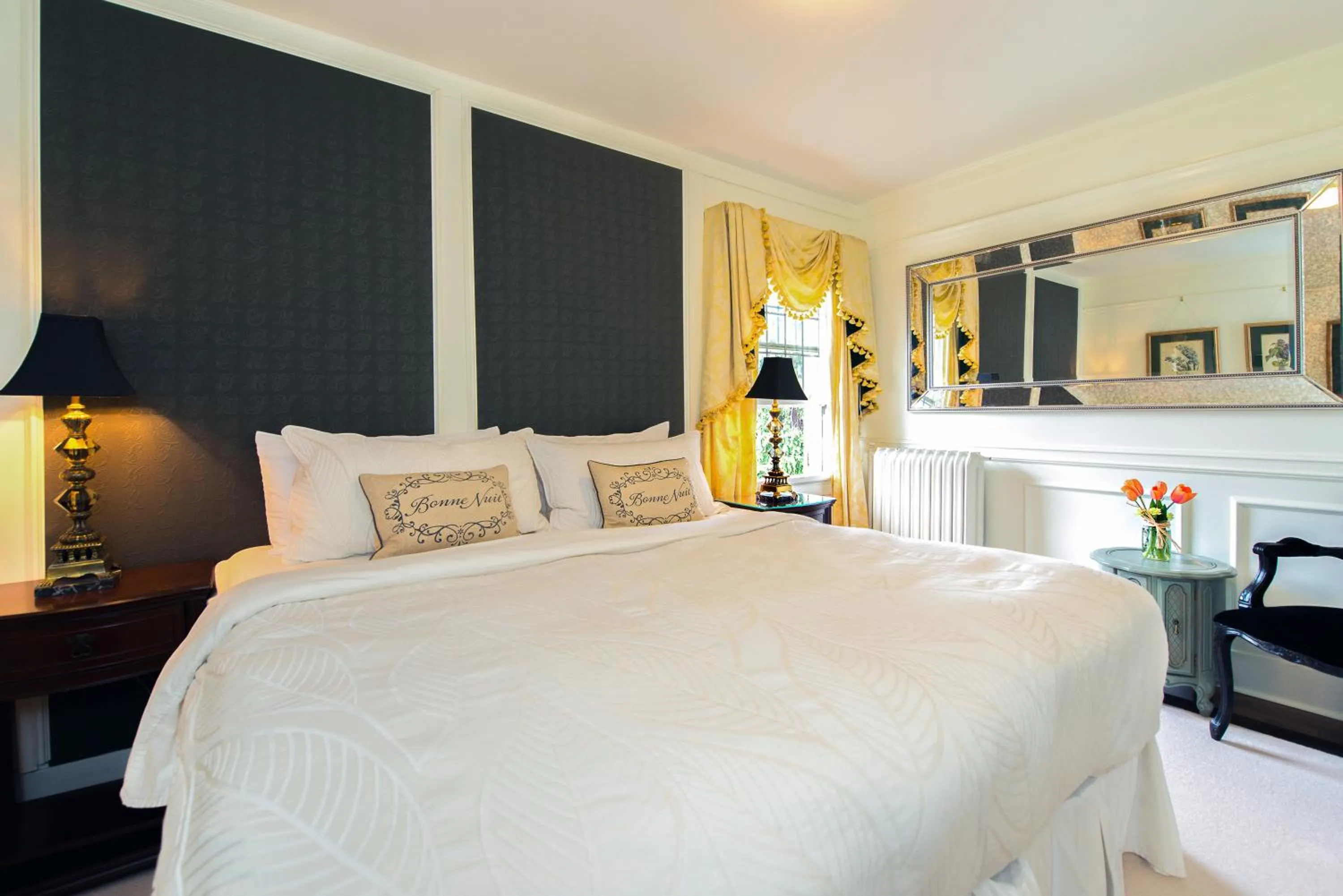 Bedroom, Bed in The Craigmyle Inn