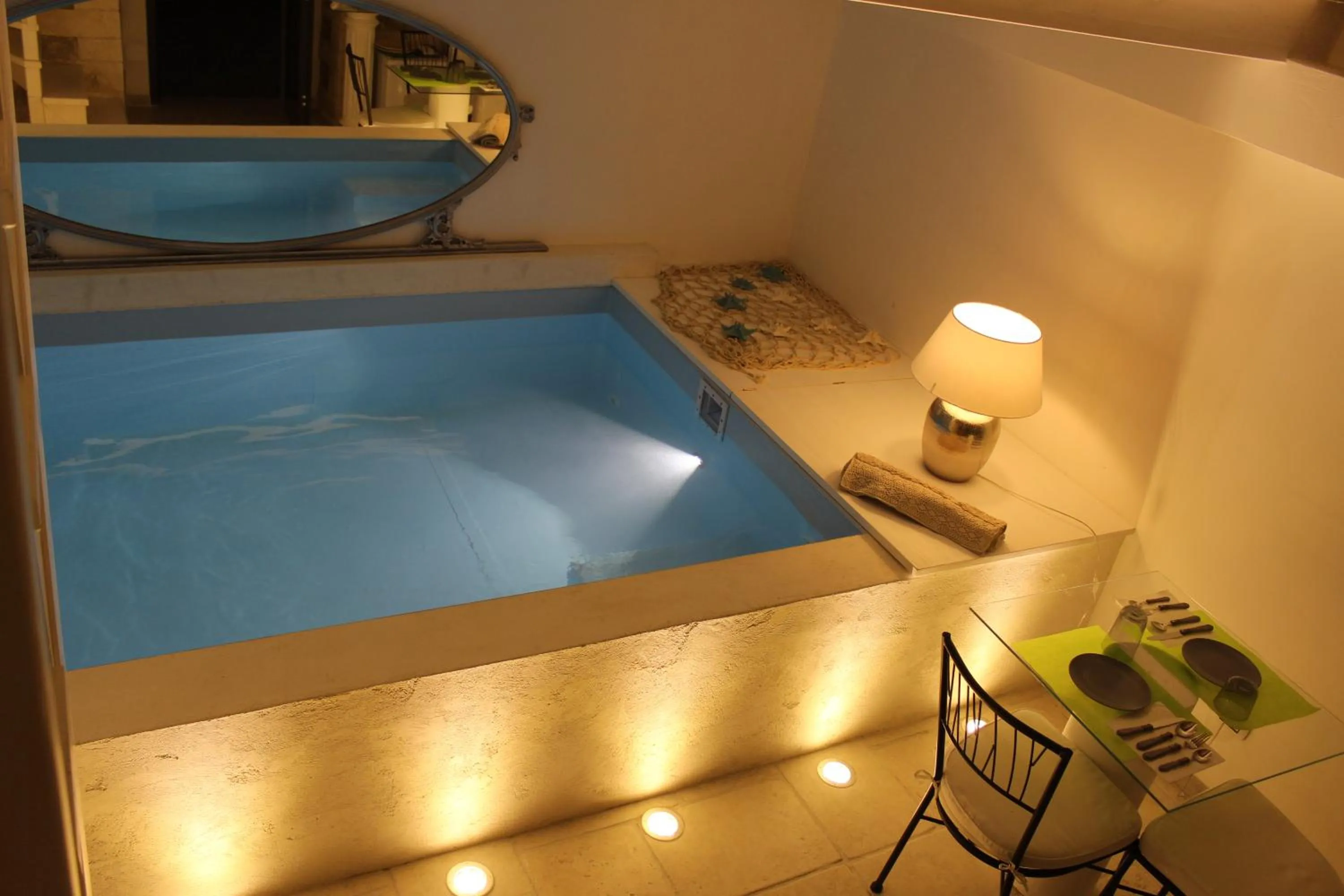 Suite with Private Pool in Il Trappeto Affittacamere