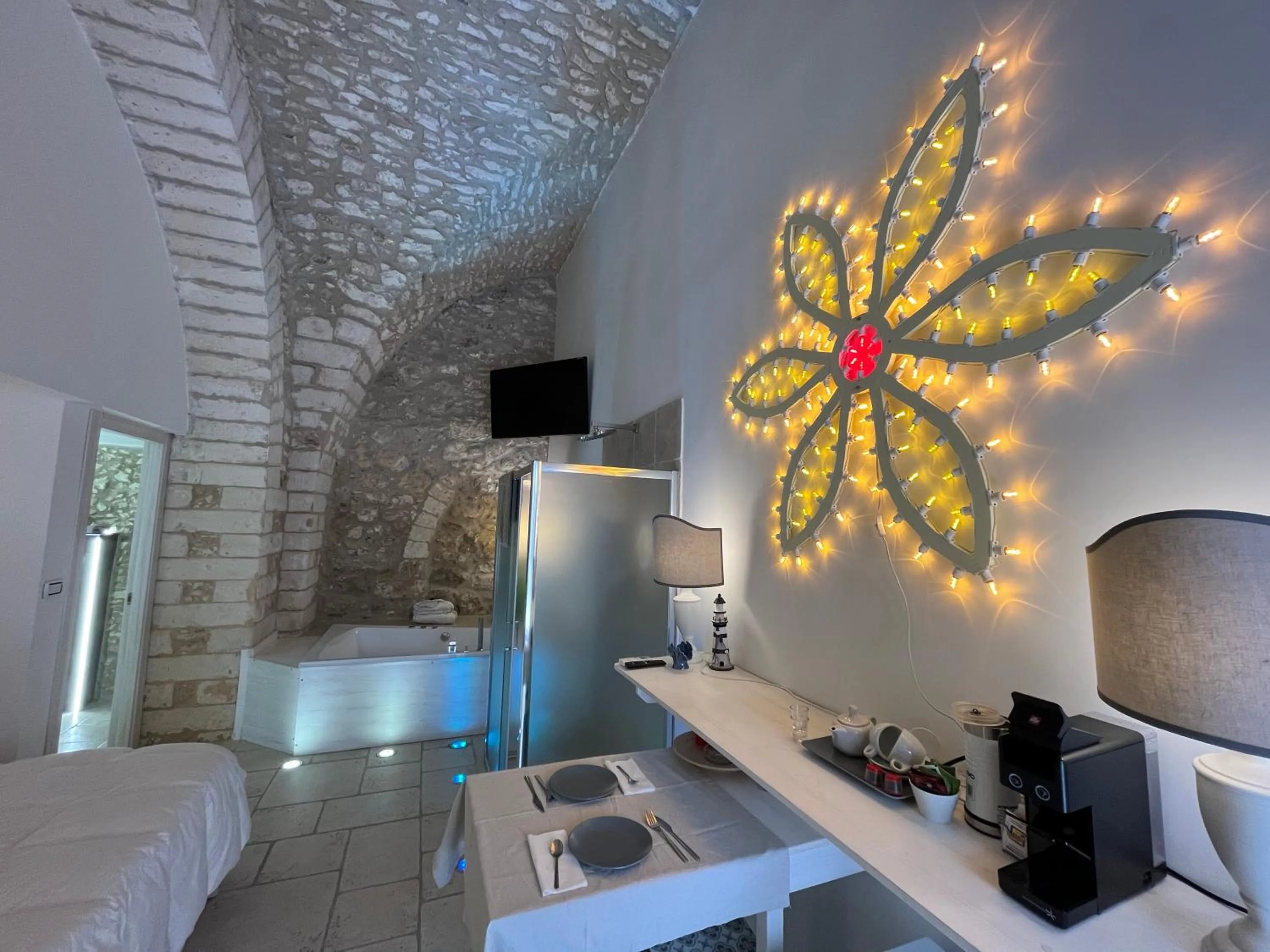 King Room with Spa Bath in Il Trappeto Affittacamere