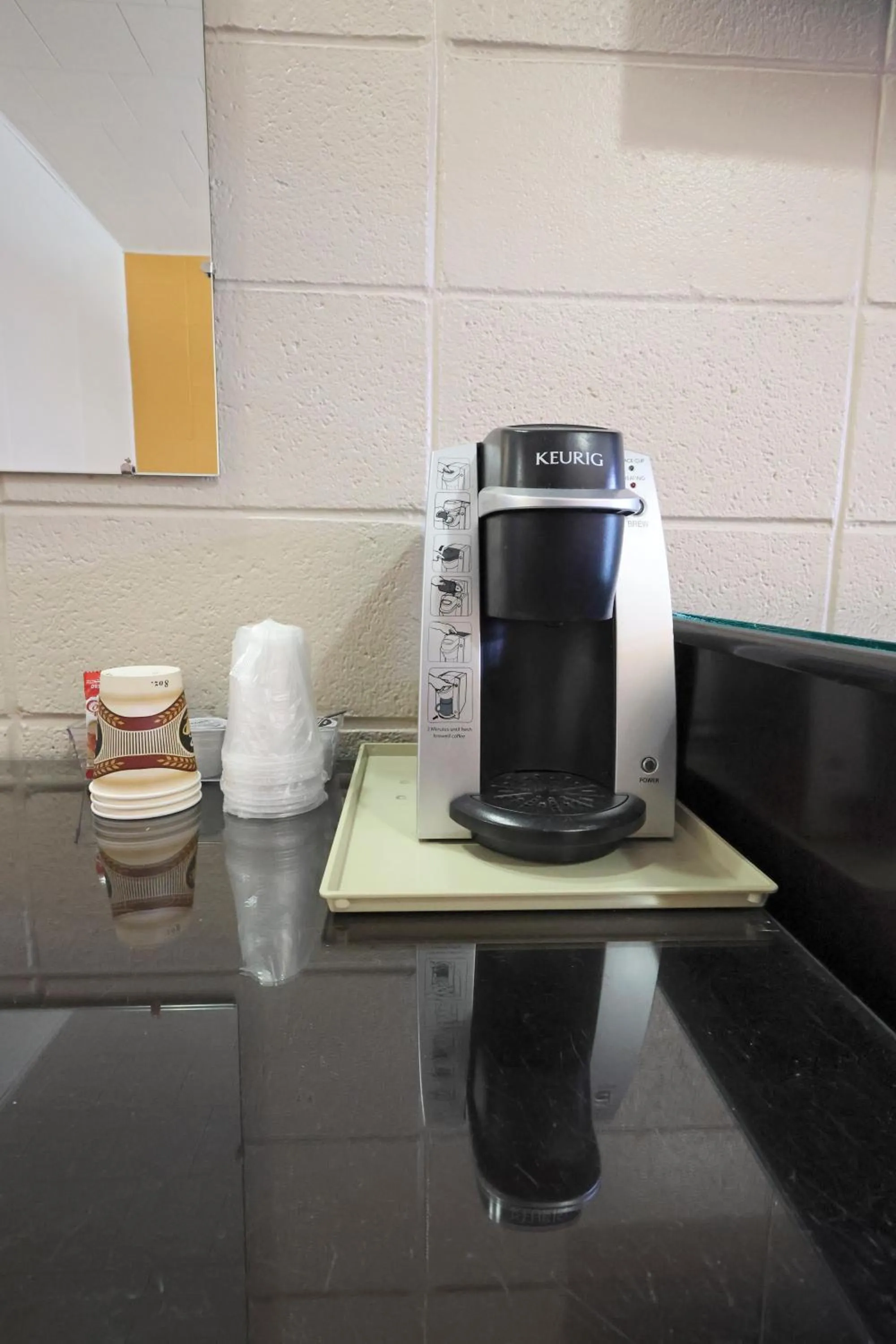 Coffee/tea facilities in Dauphin Inn Express