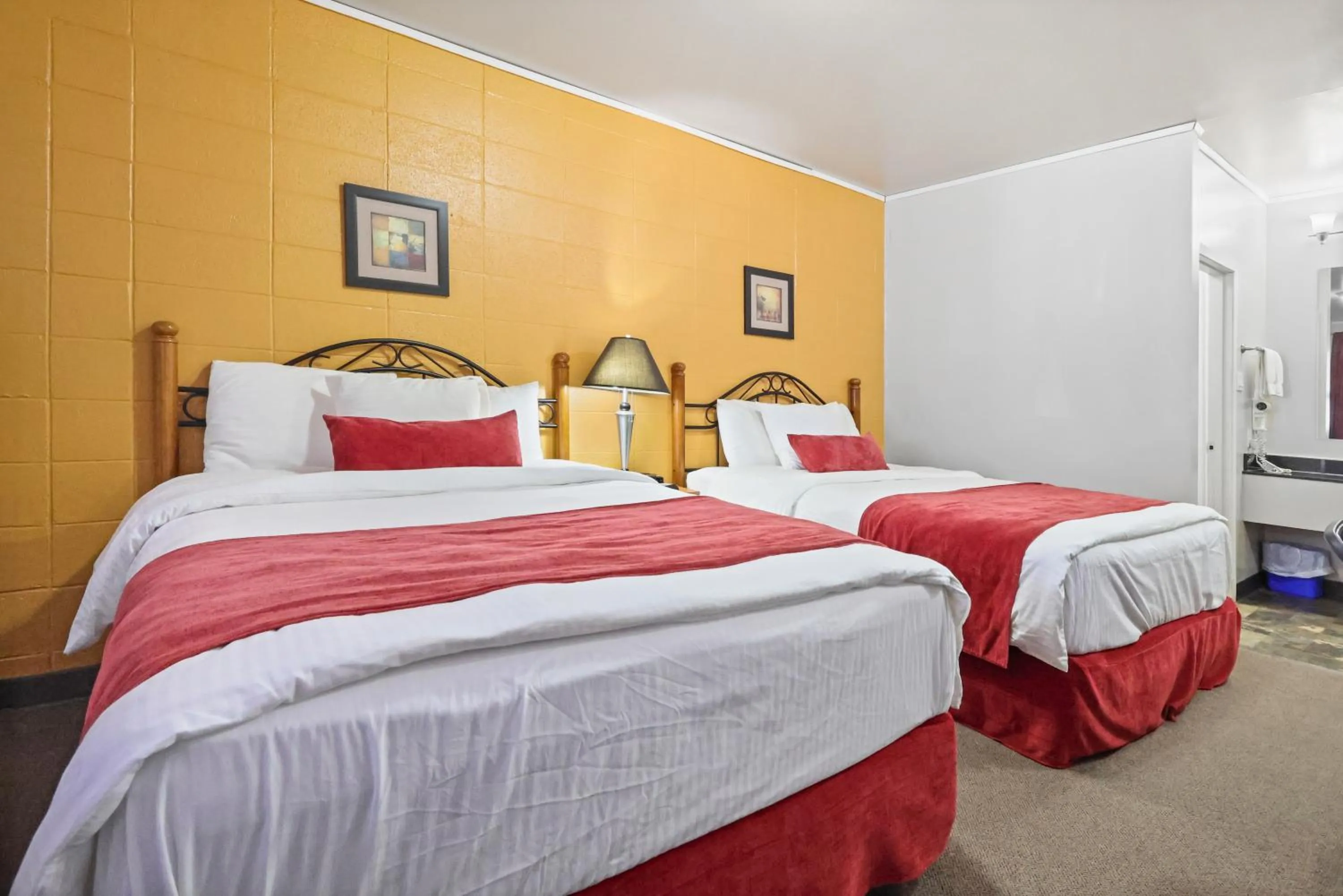 Bed in Dauphin Inn Express