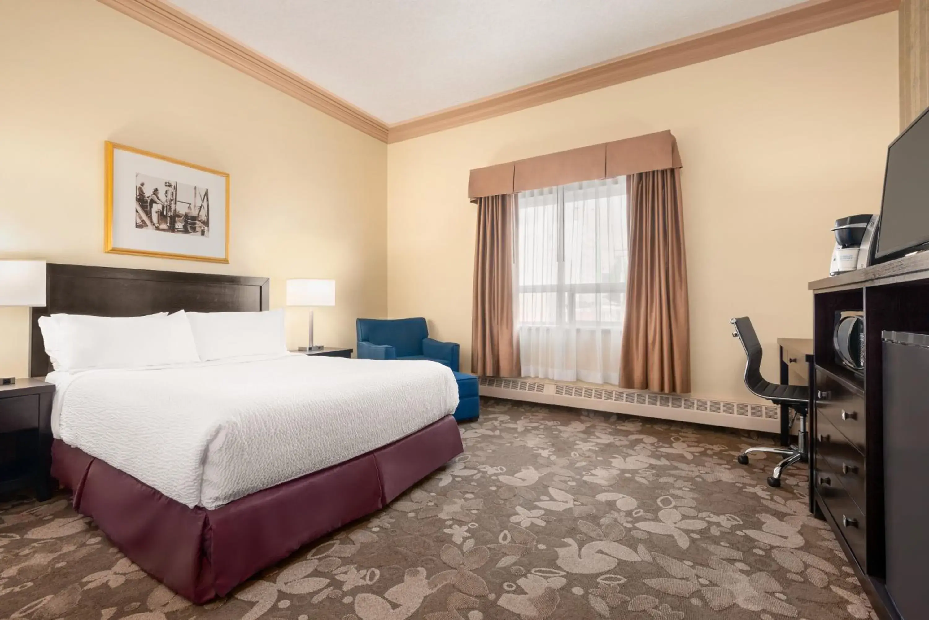 Queen Room - Non-Smoking in Nova Inn Yellowknife Queen Room - Non-Smoking in Nova Inn Yellowknife