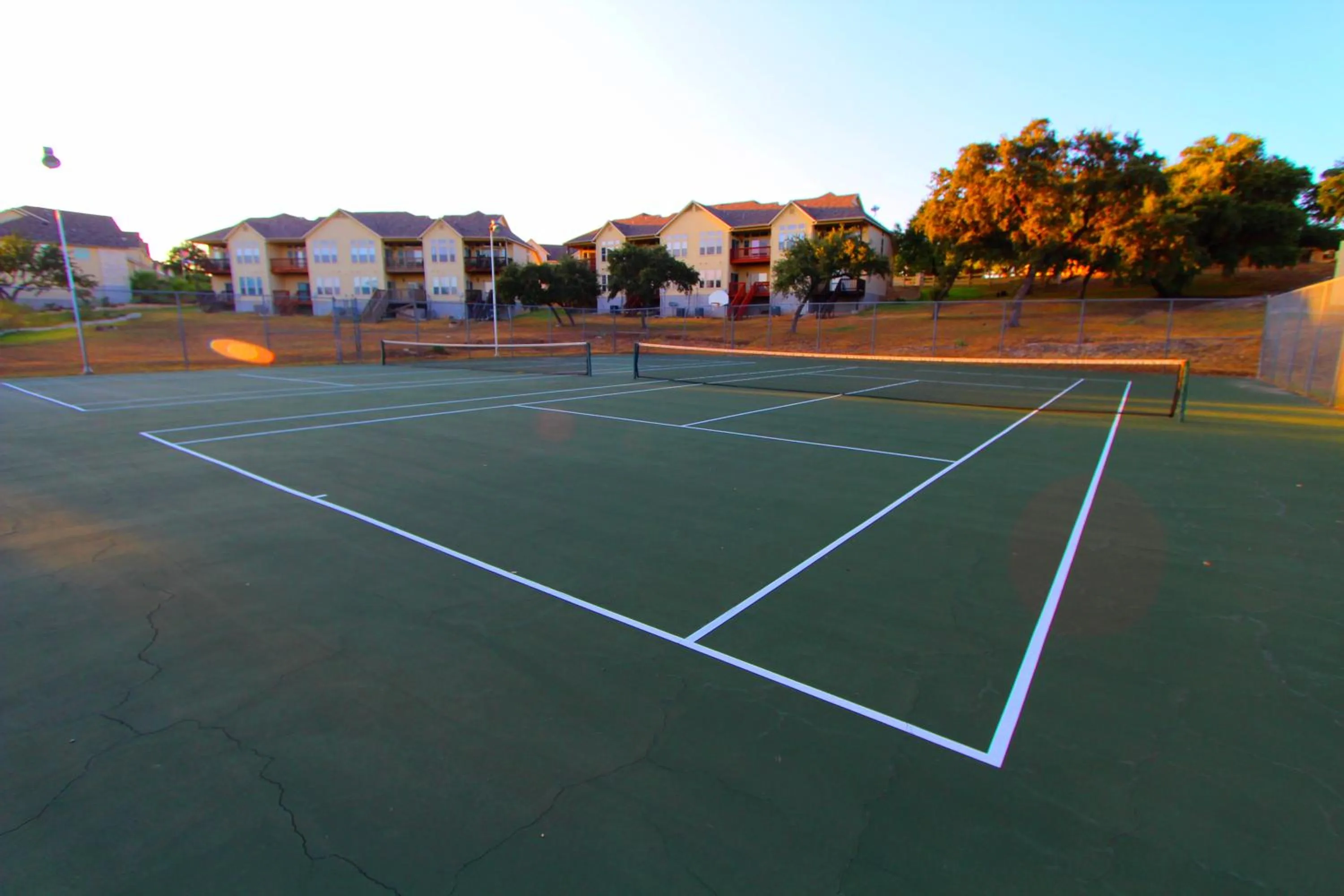 Tennis court in The Shores at Lake Travis