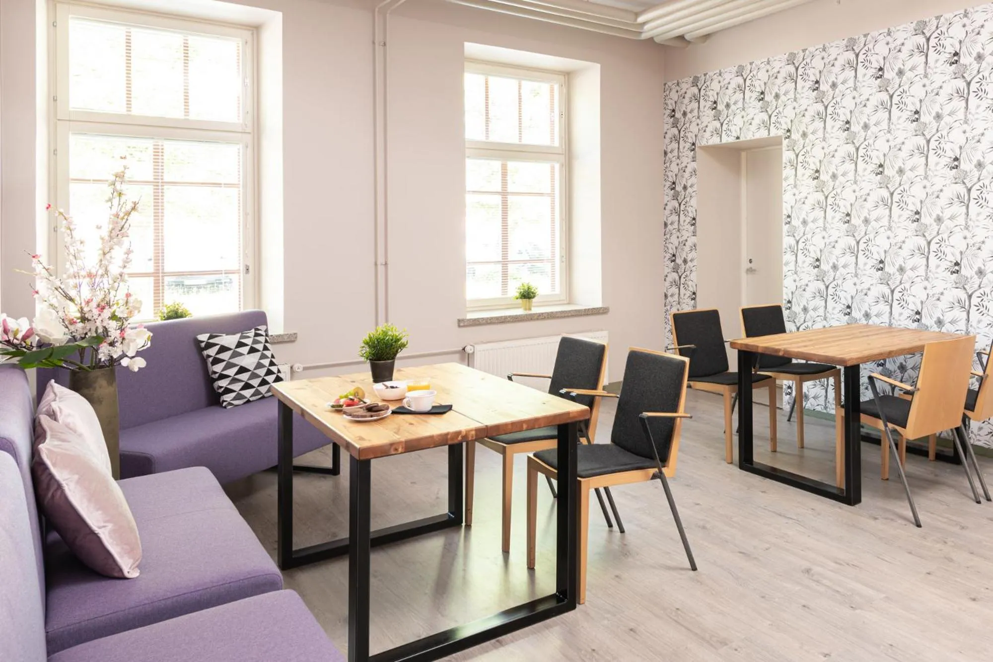 Seating area in Hotelli Rakuuna