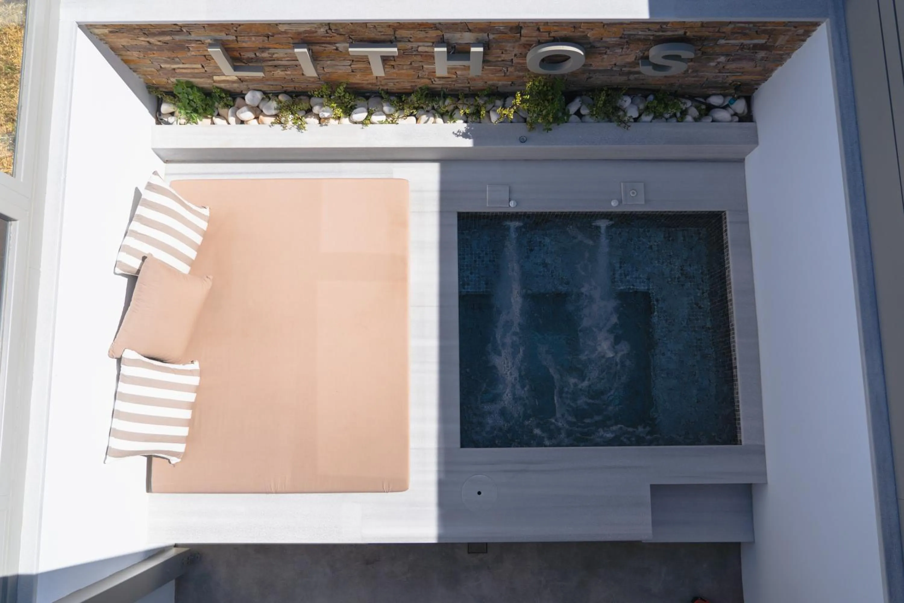 Lithos Luxury Suites