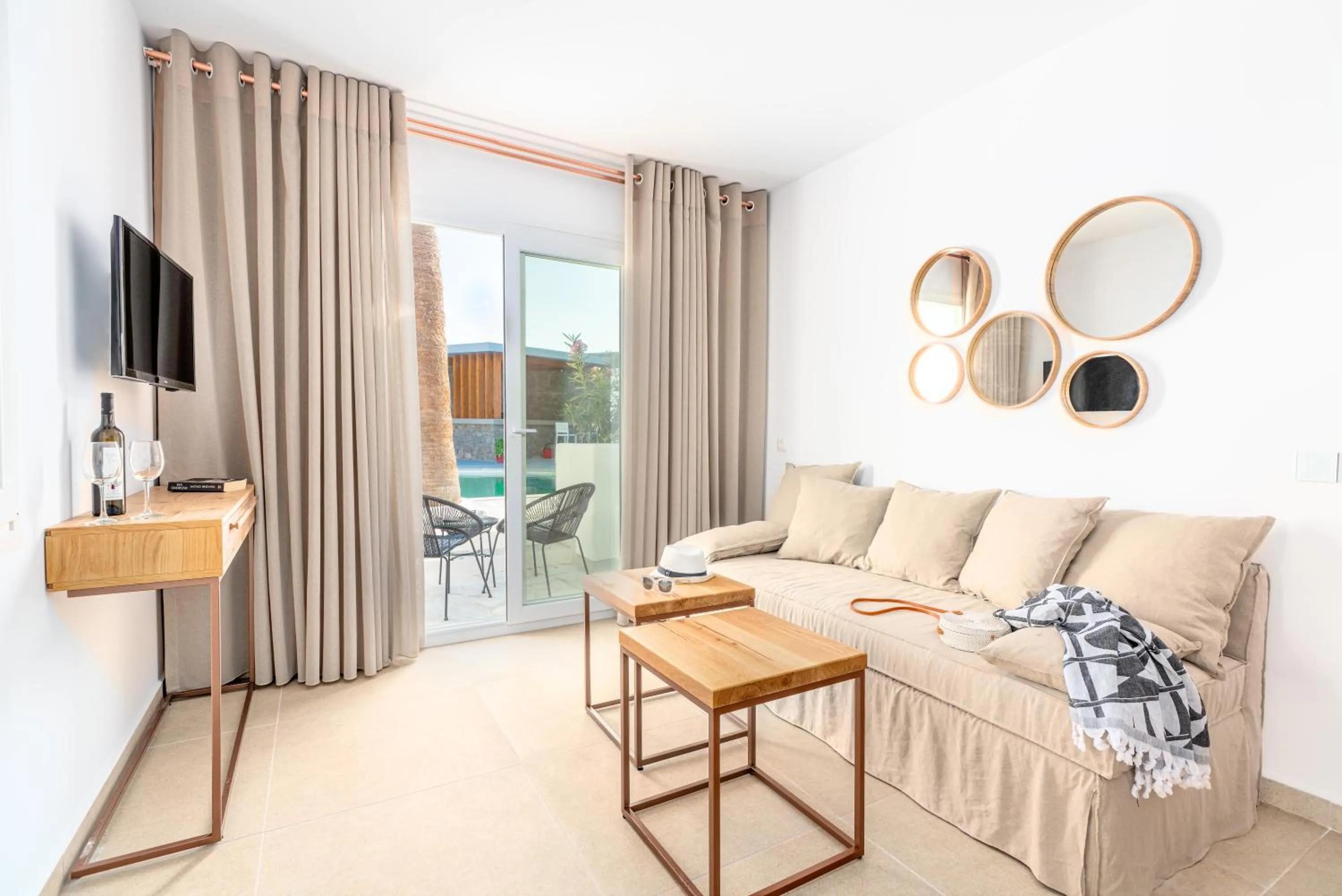 Living room in Omnia Mykonos Boutique Hotel & Suites