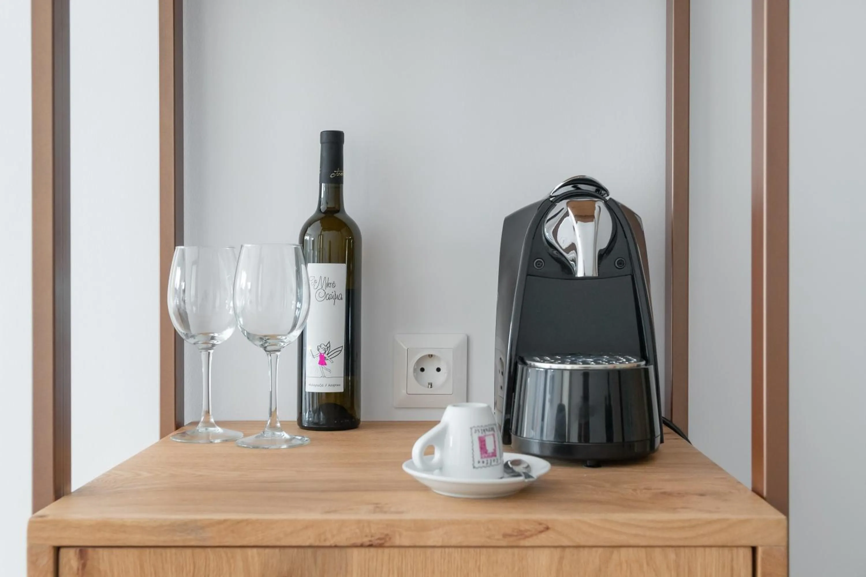 Coffee/tea facilities in Omnia Mykonos Boutique Hotel & Suites