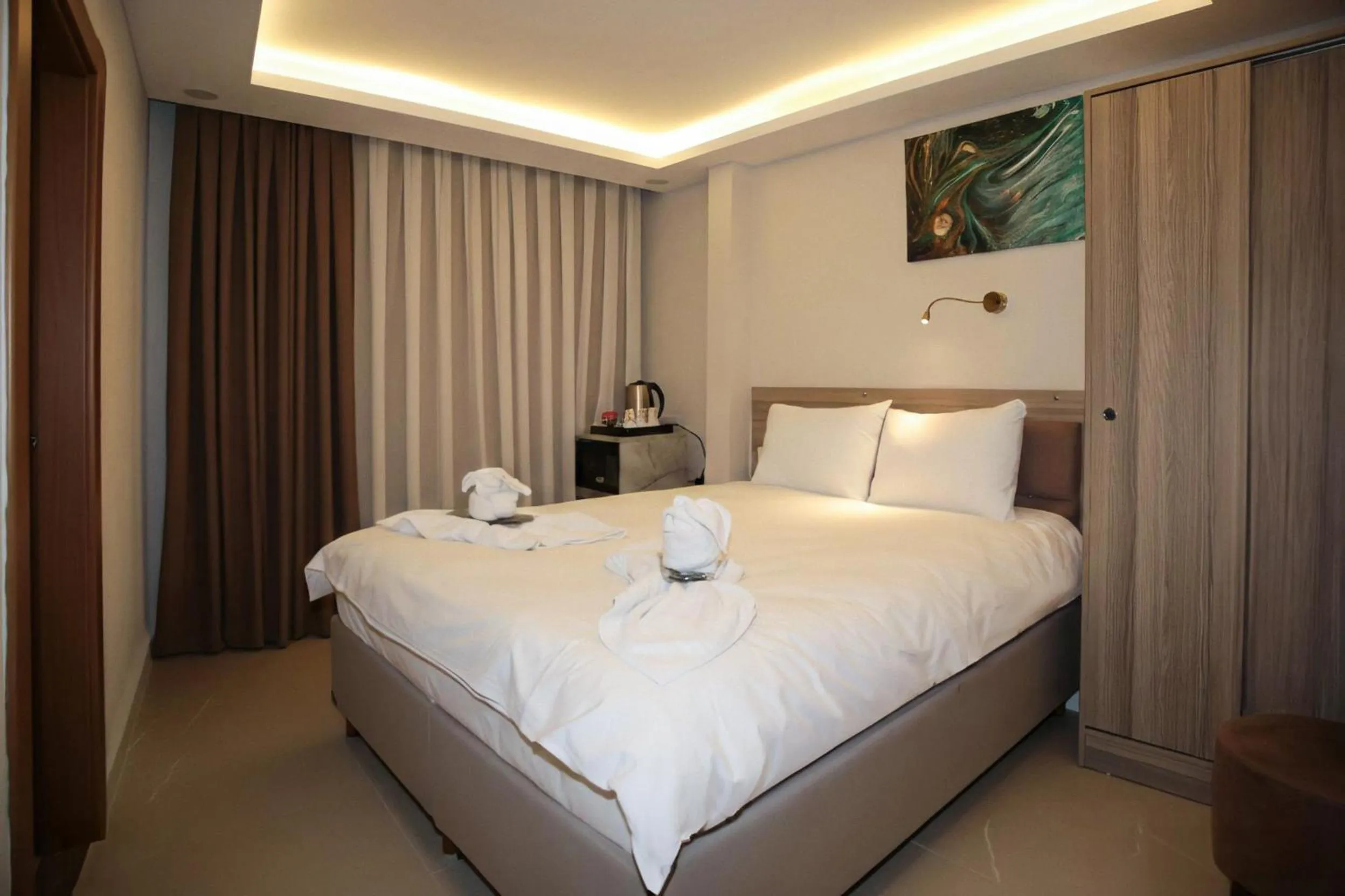 Photo of the whole room, Bed in Gul Otel