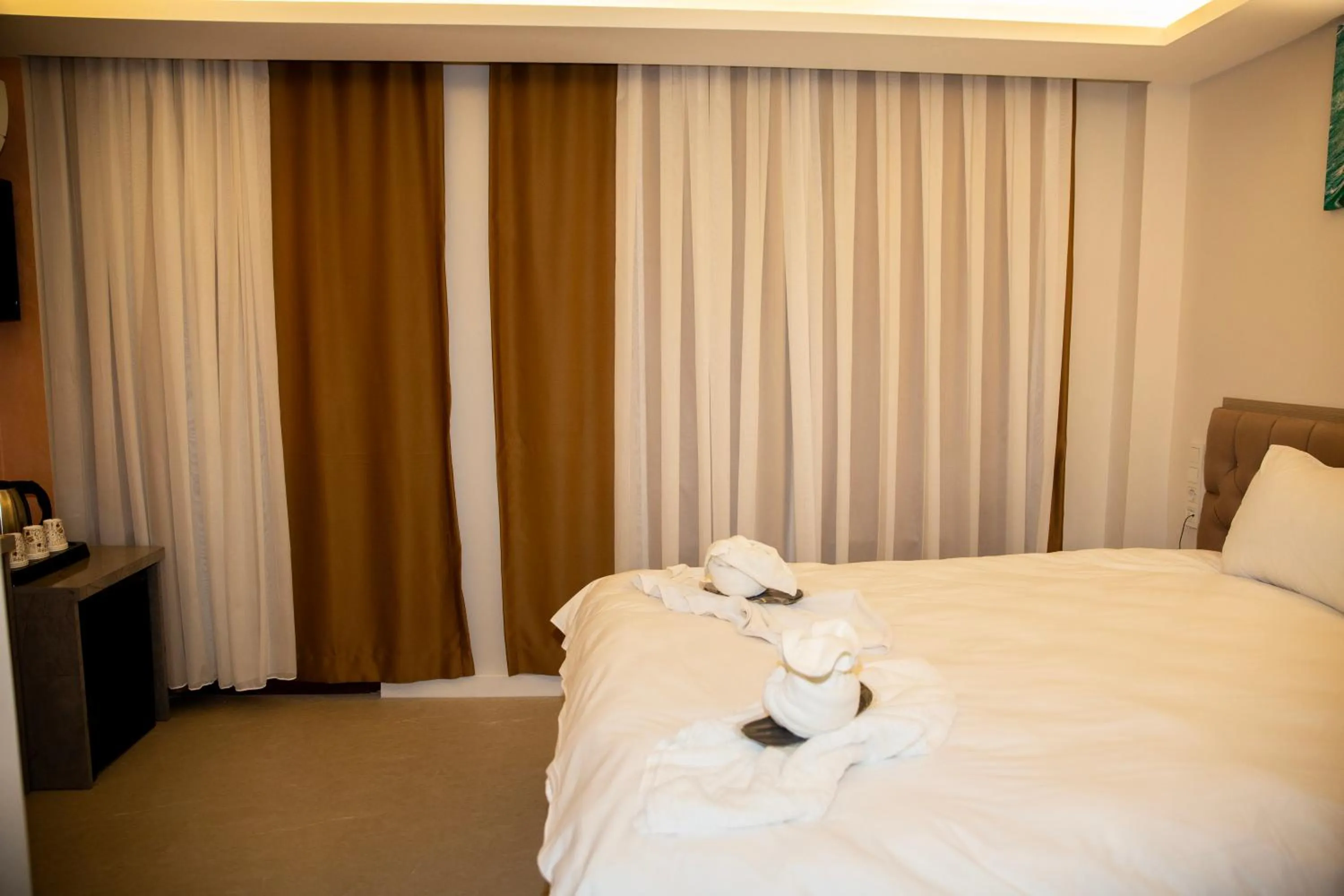 Photo of the whole room, Bed in Gul Otel