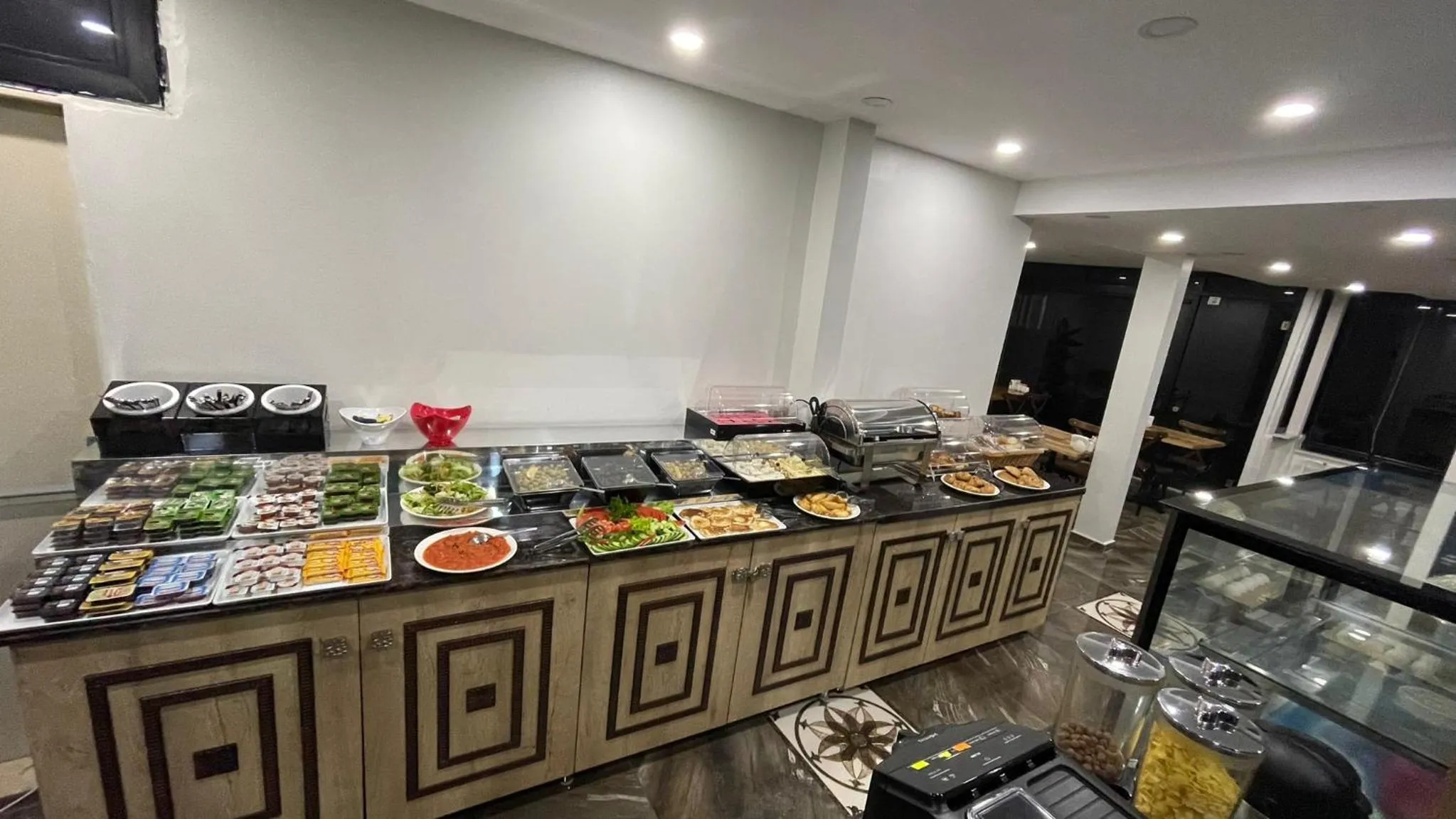 Restaurant/places to eat in Gul Otel