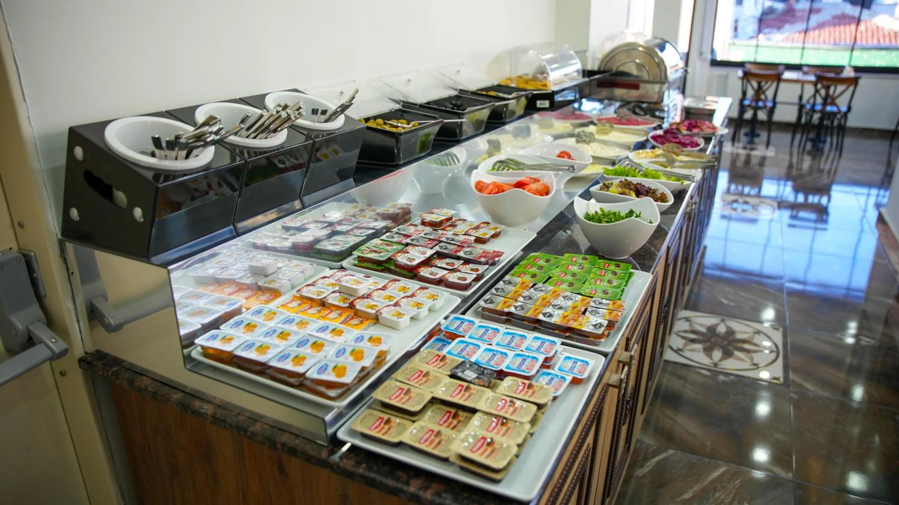 Restaurant/places to eat in Gul Otel