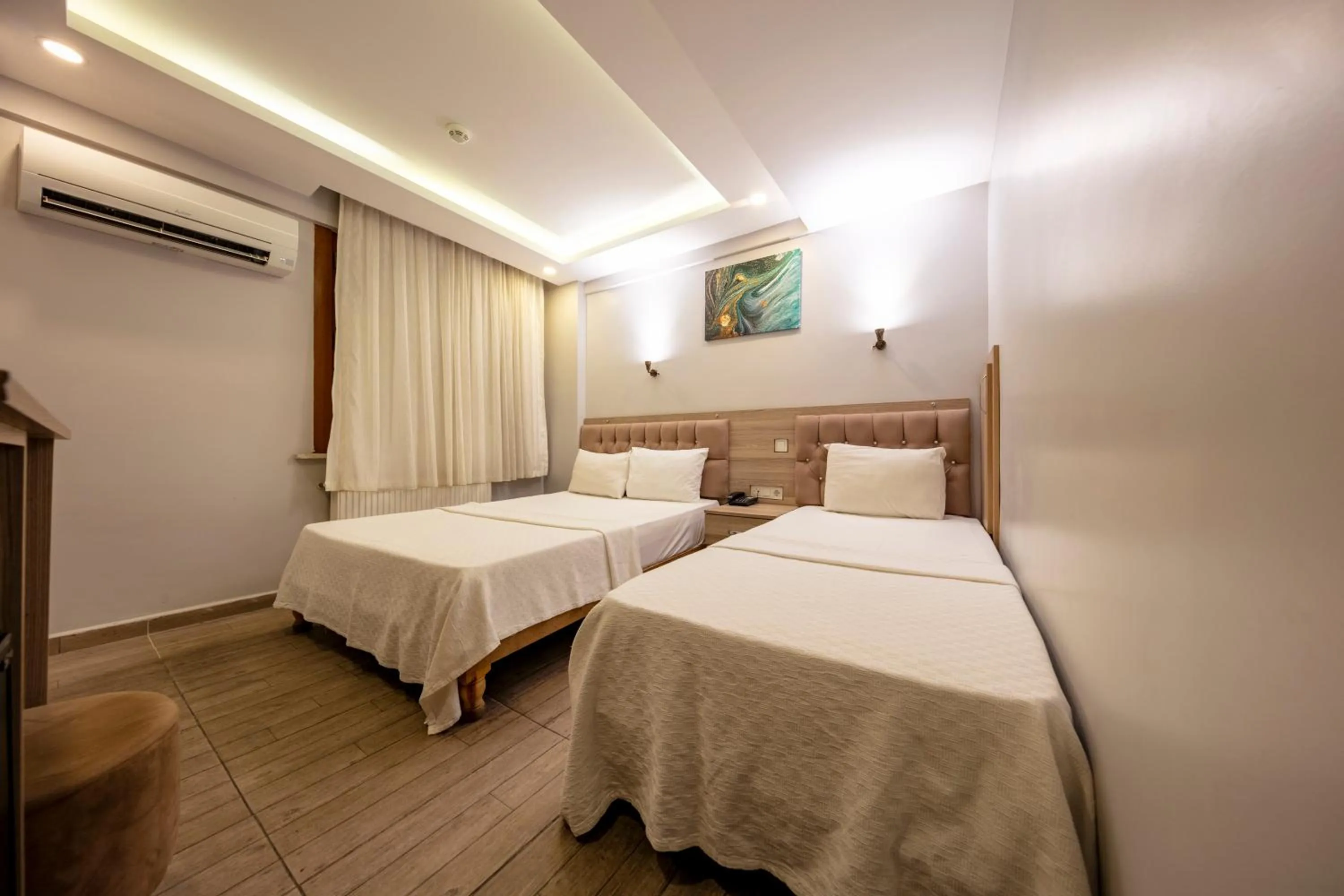 Photo of the whole room, Bed in Gul Otel