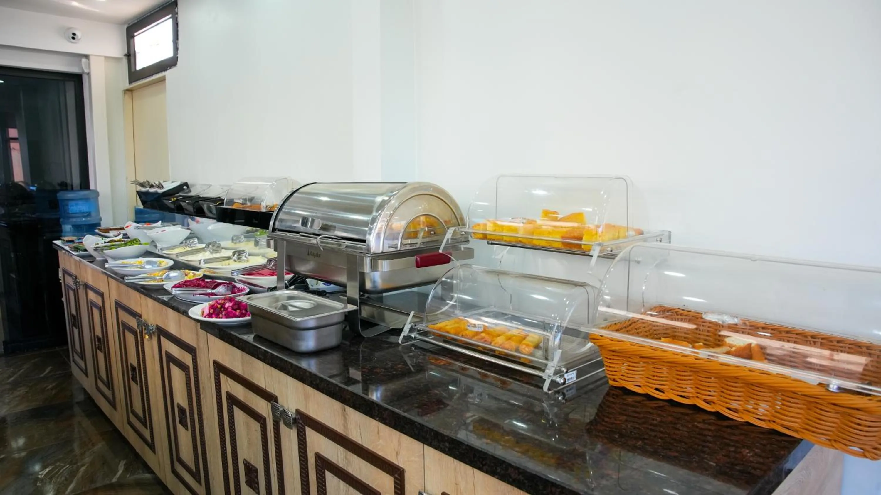 Restaurant/places to eat in Gul Otel