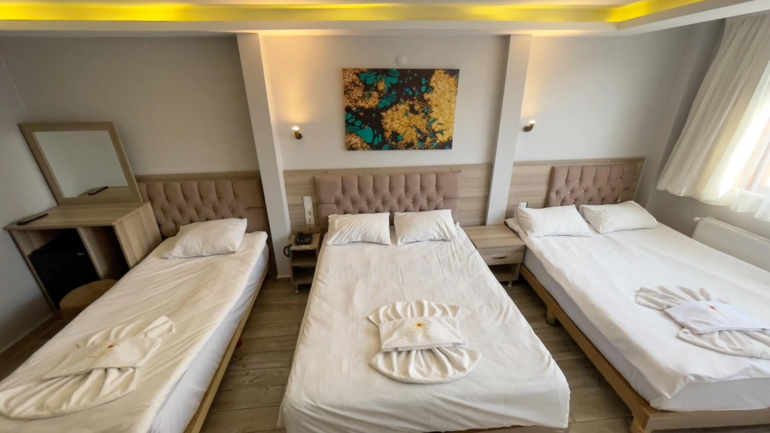 Photo of the whole room, Bed in Gul Otel