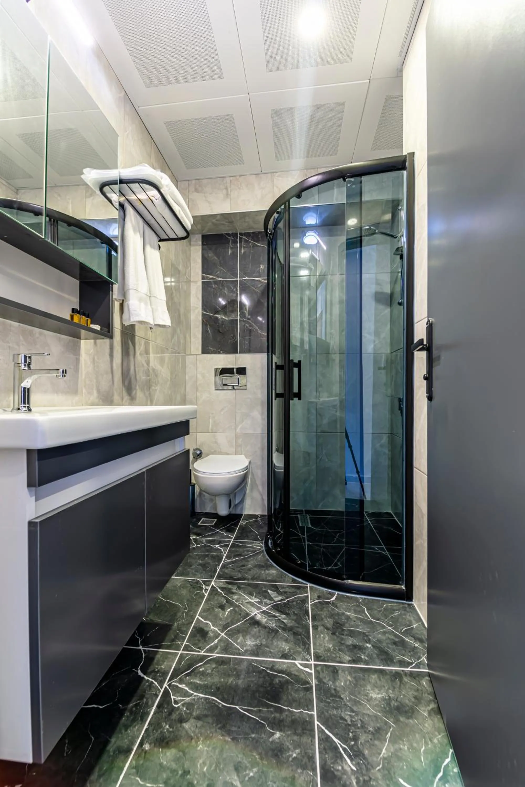 Bathroom in Gul Otel