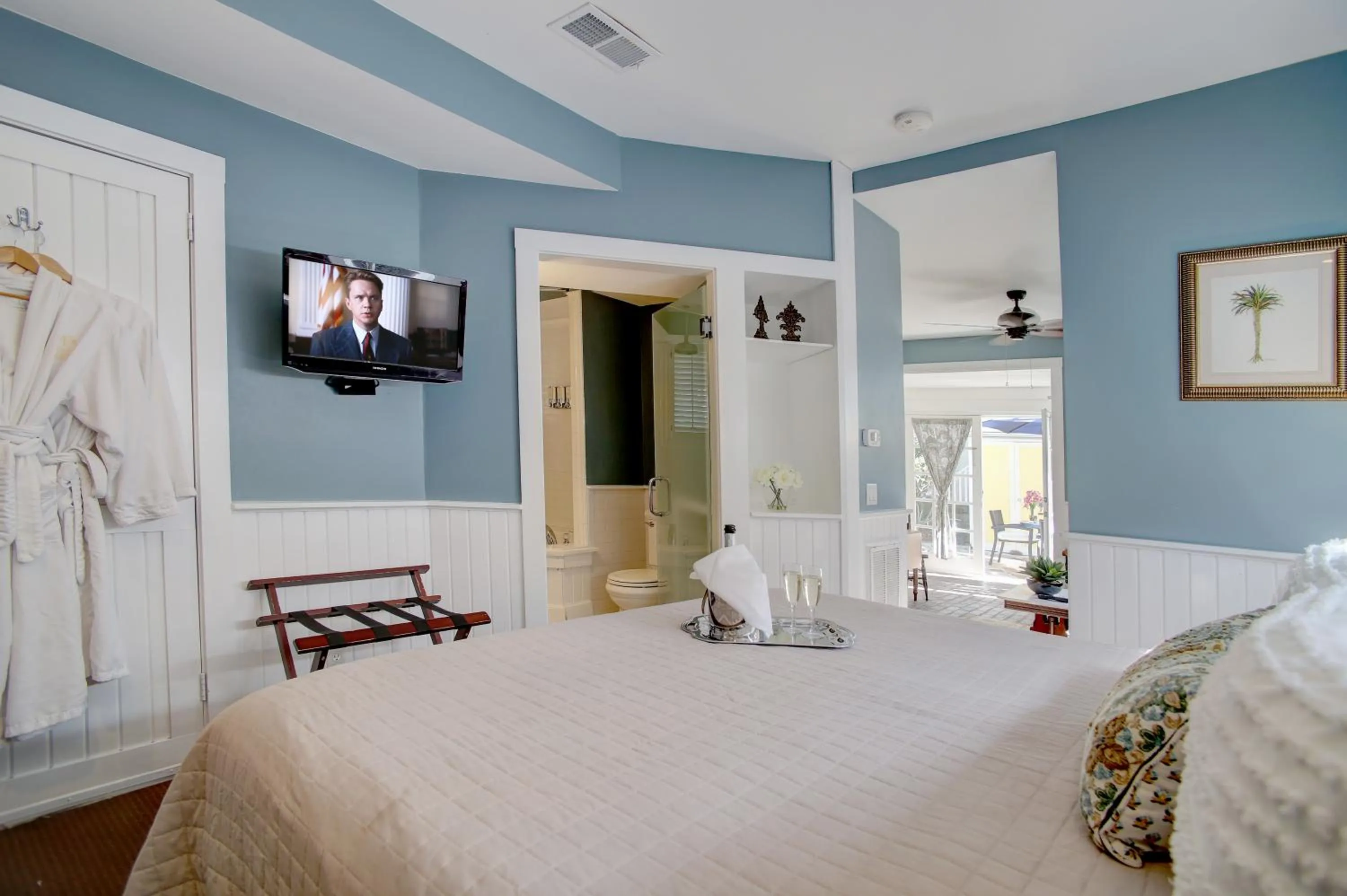 Bedroom, Bed in Azalea Inn and Villas