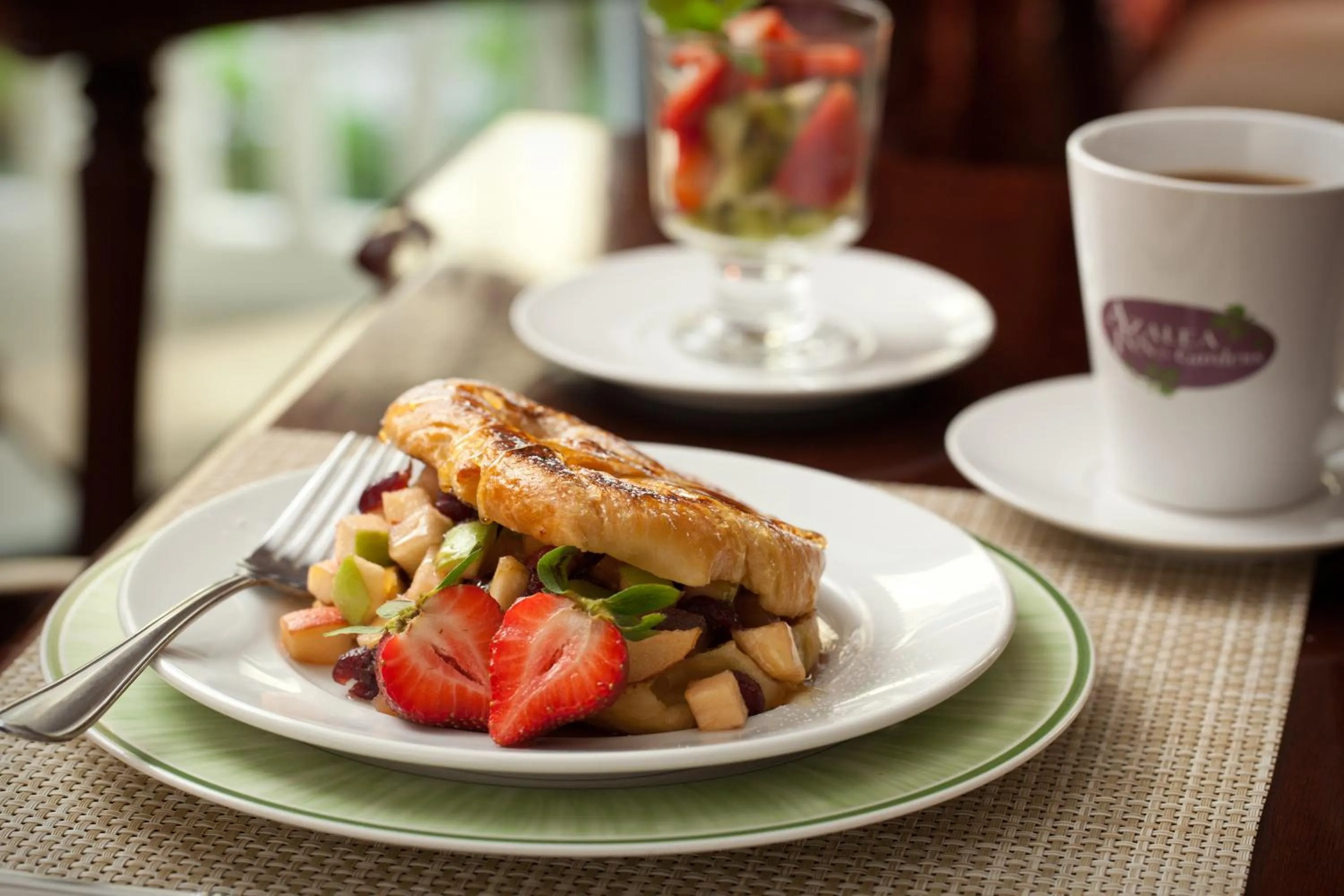 Breakfast in Azalea Inn and Villas