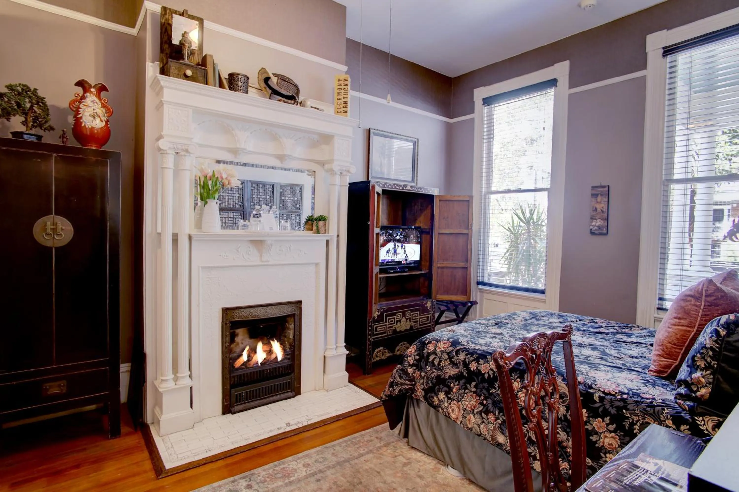 Bedroom in Azalea Inn and Villas