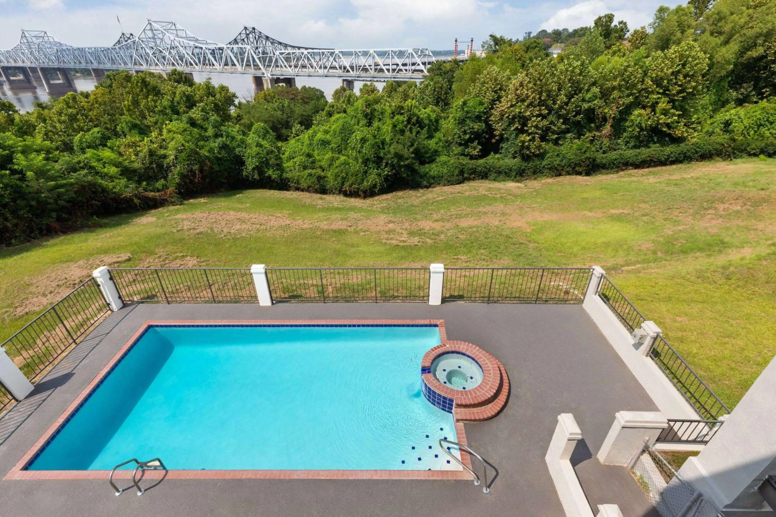 Swimming pool in Days Inn & Suites by Wyndham Vicksburg