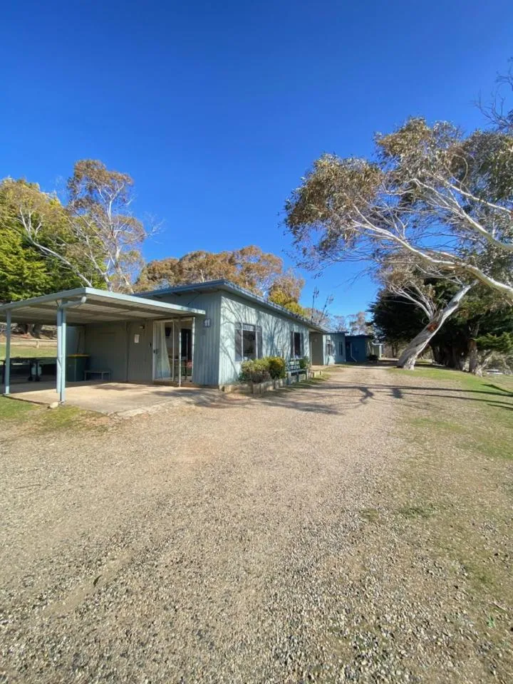 Property building in Anglers Reach Lakeside Village