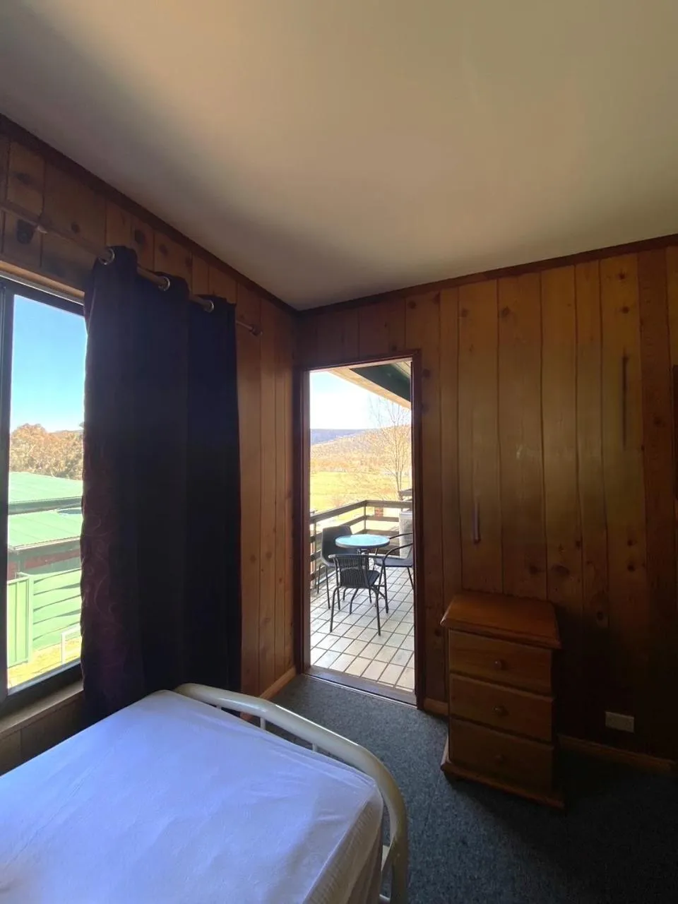 Balcony/Terrace, Bed in Anglers Reach Lakeside Village