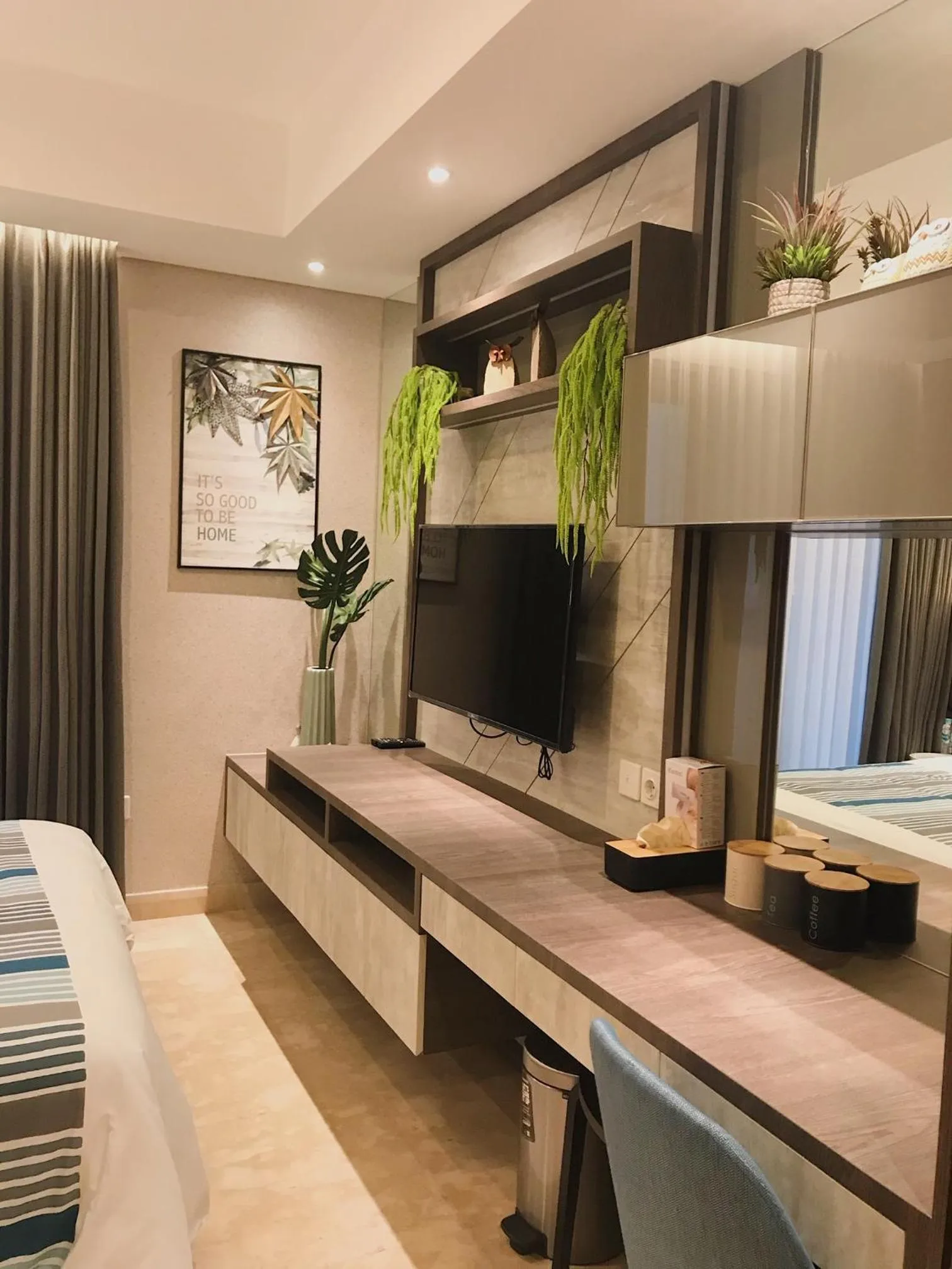 Bed in Gold Coast PIK Sea View Apartments by LongeSuites