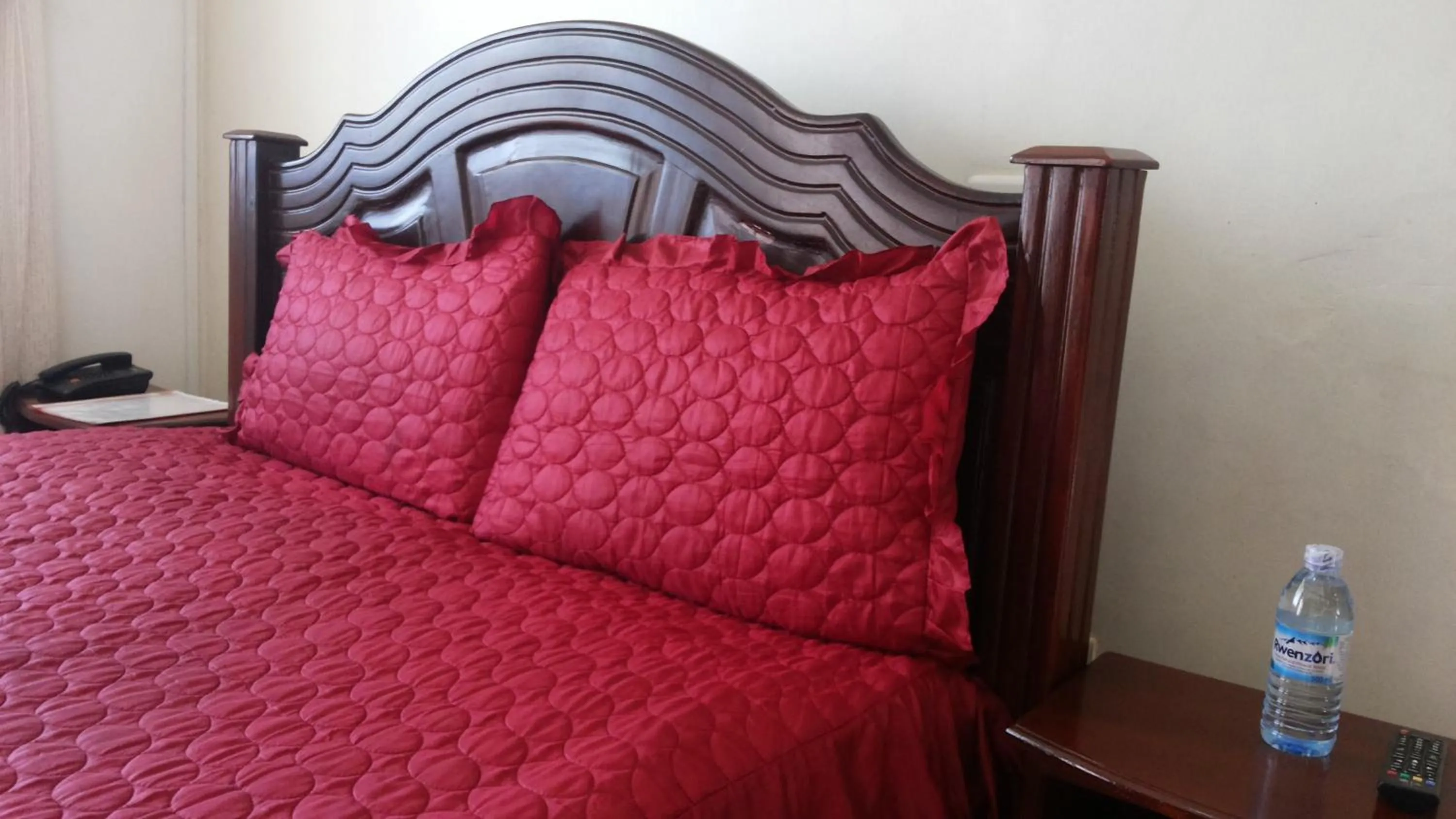 Bedroom, Bed in Westcliff Hotel