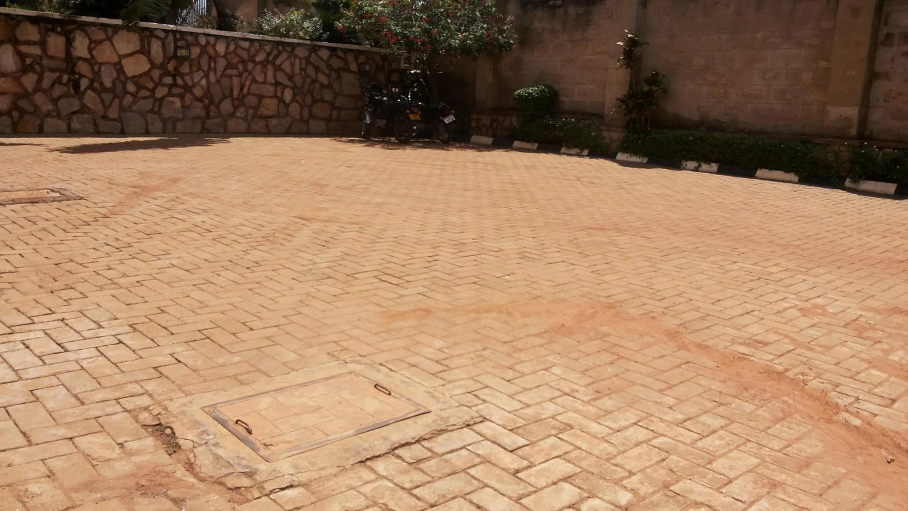 Parking in Westcliff Hotel