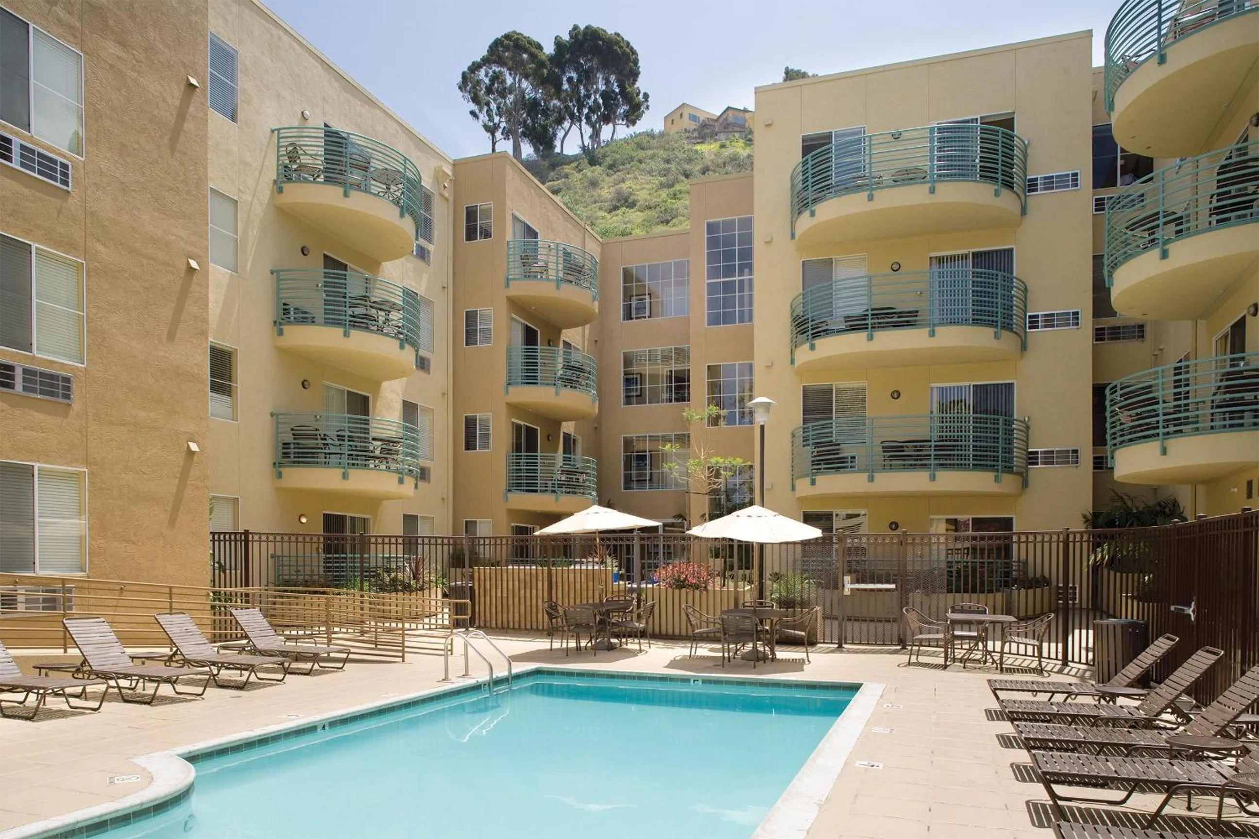 Property building in WorldMark San Diego – Mission Valley