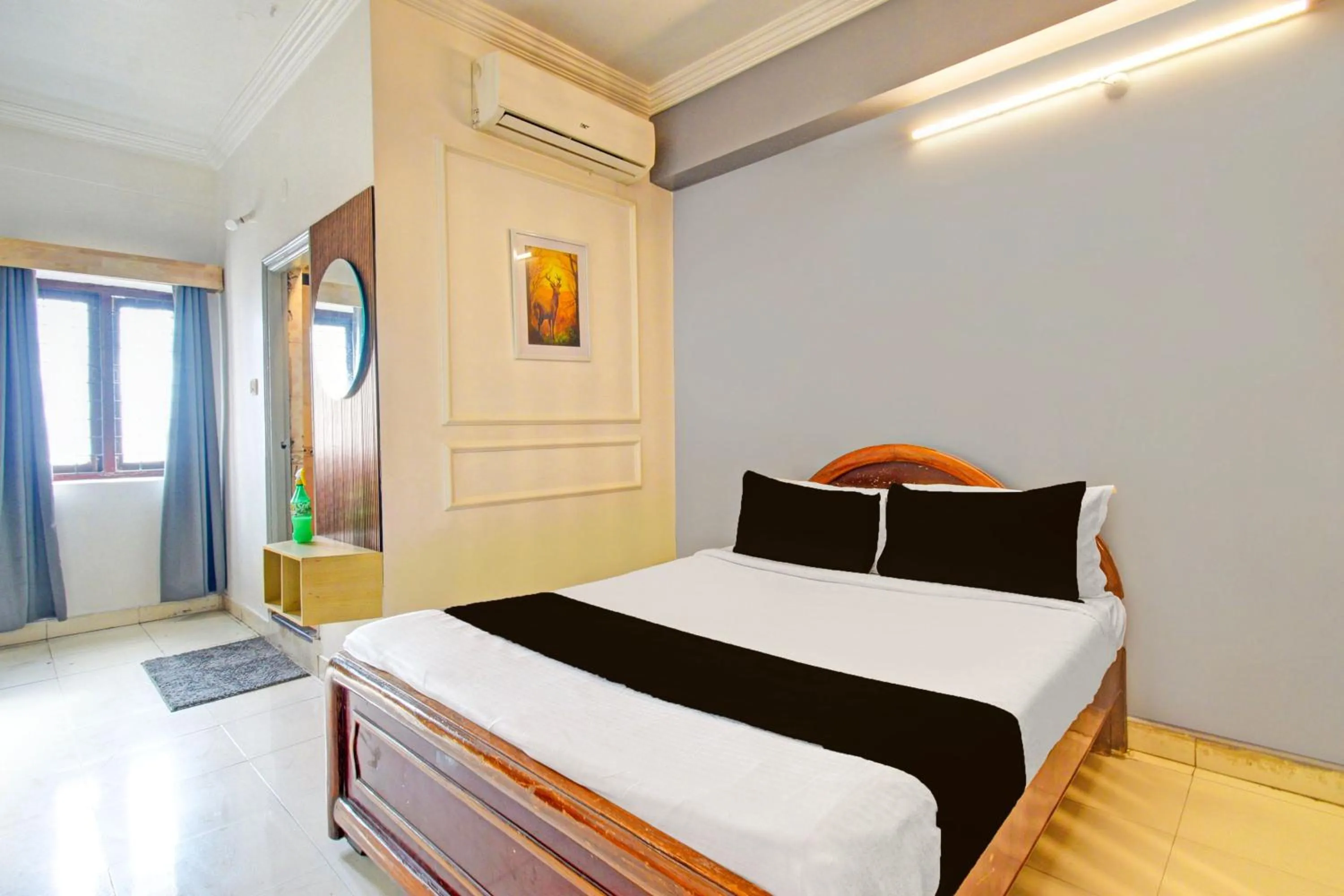 Bedroom in Hotel O Sahasra Residency Near Nexus Hyderabad