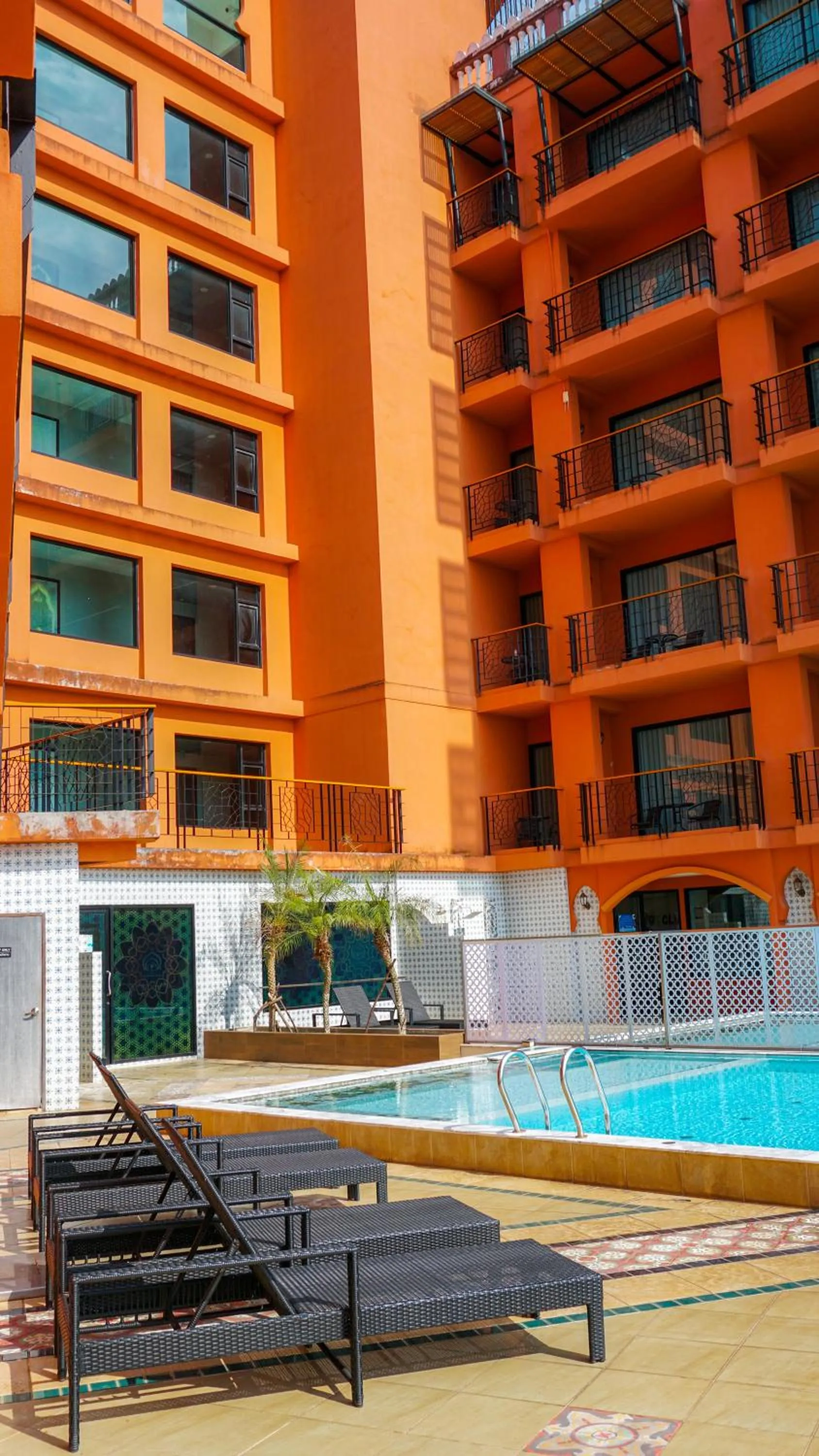 Swimming pool in Alfahad Hotel